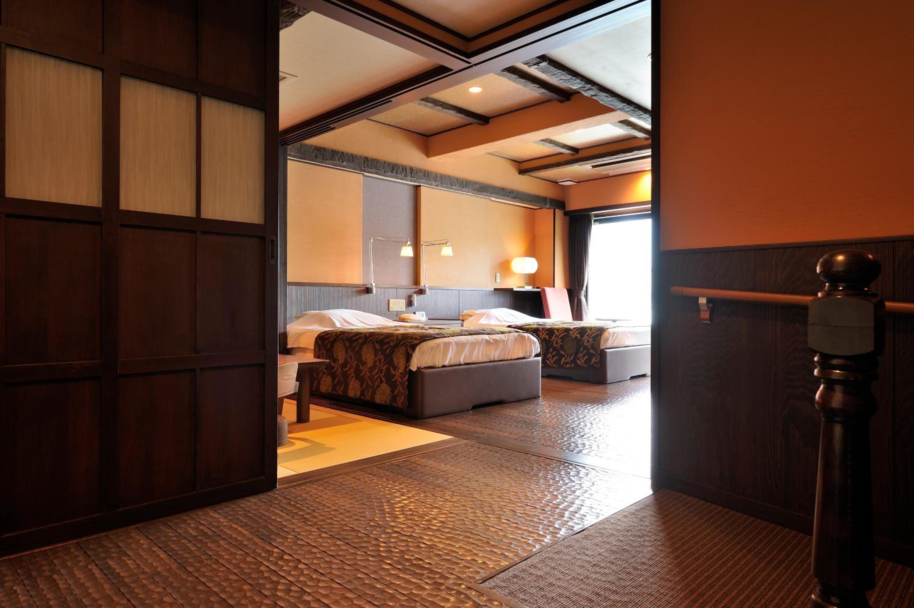 Deluxe Room with Tatami Area and Open-Air Bath with Lake View (3 adults) - Non-Smoking - East Building