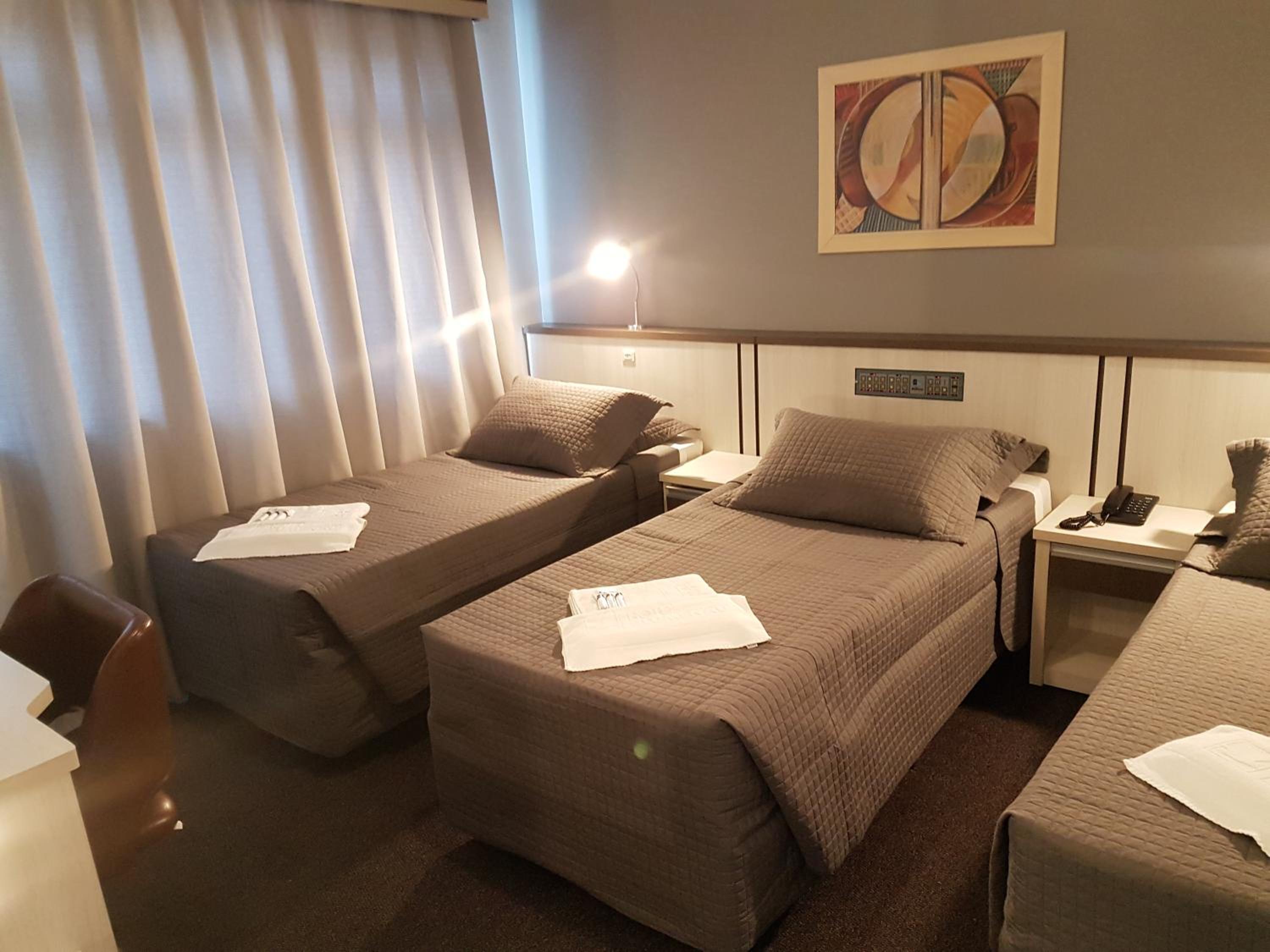Hotel Blumenau by Pires — Deluxe Triple Room
