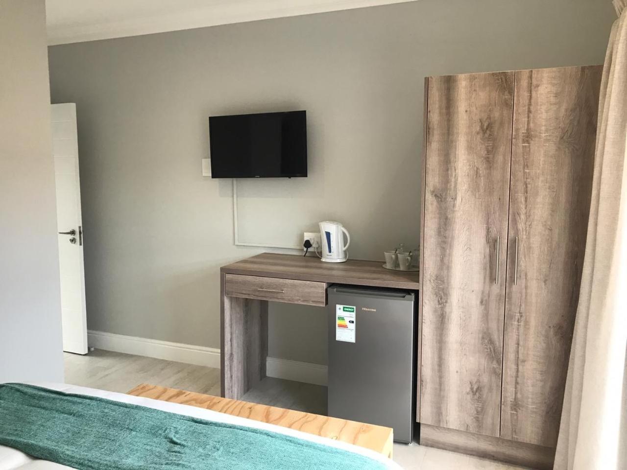 Double Room with Patio - Photo 1
