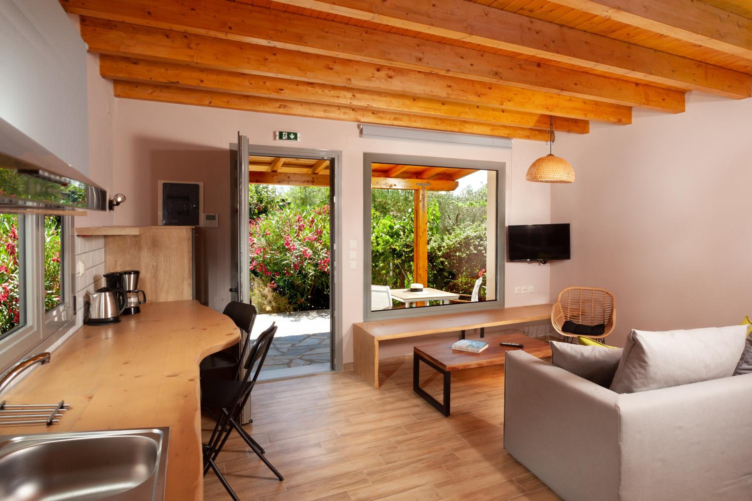 One-Bedroom Cottage - 5 - Photo 4