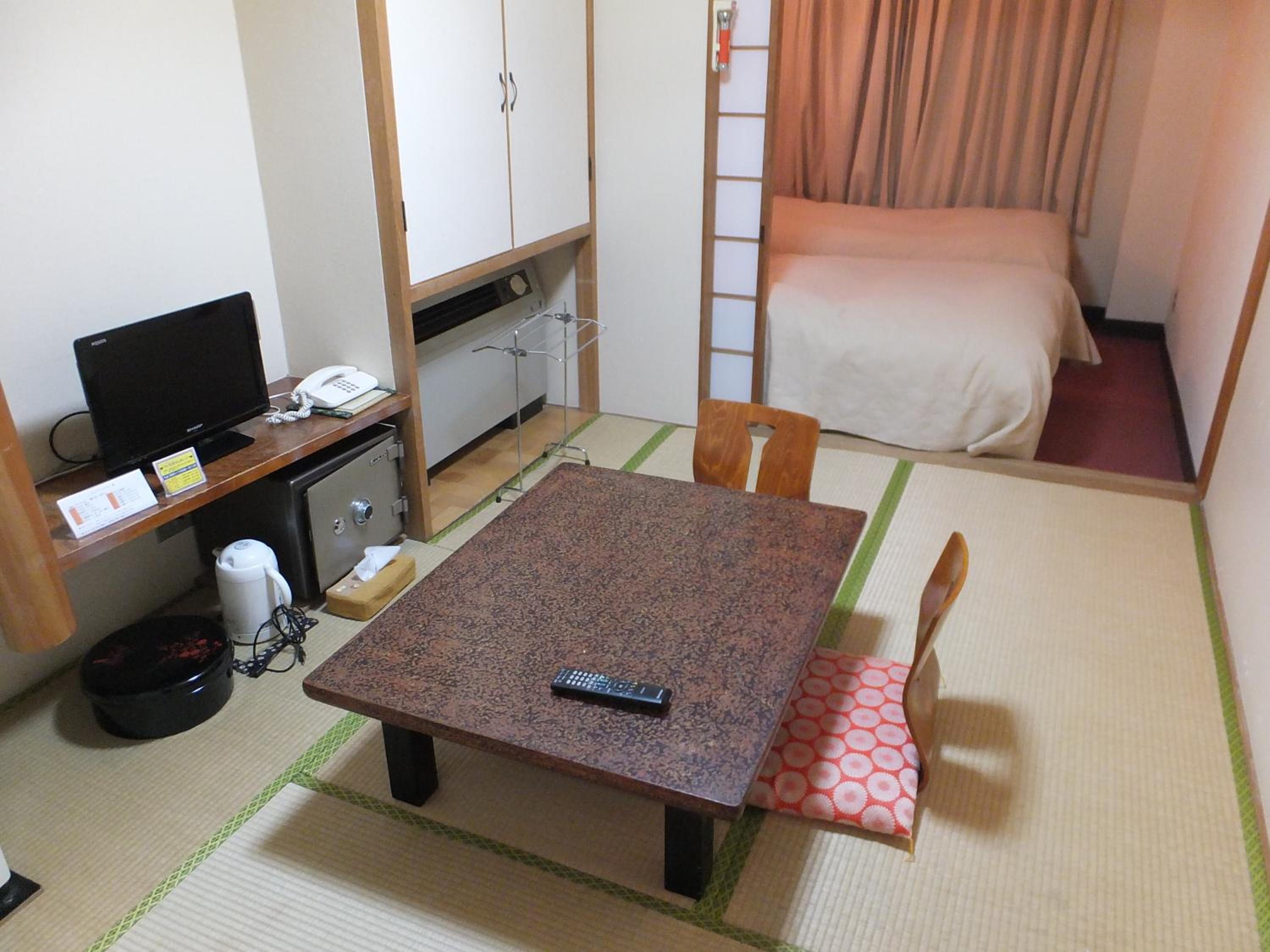 Standard Twin Room with Tatami Area photo 3