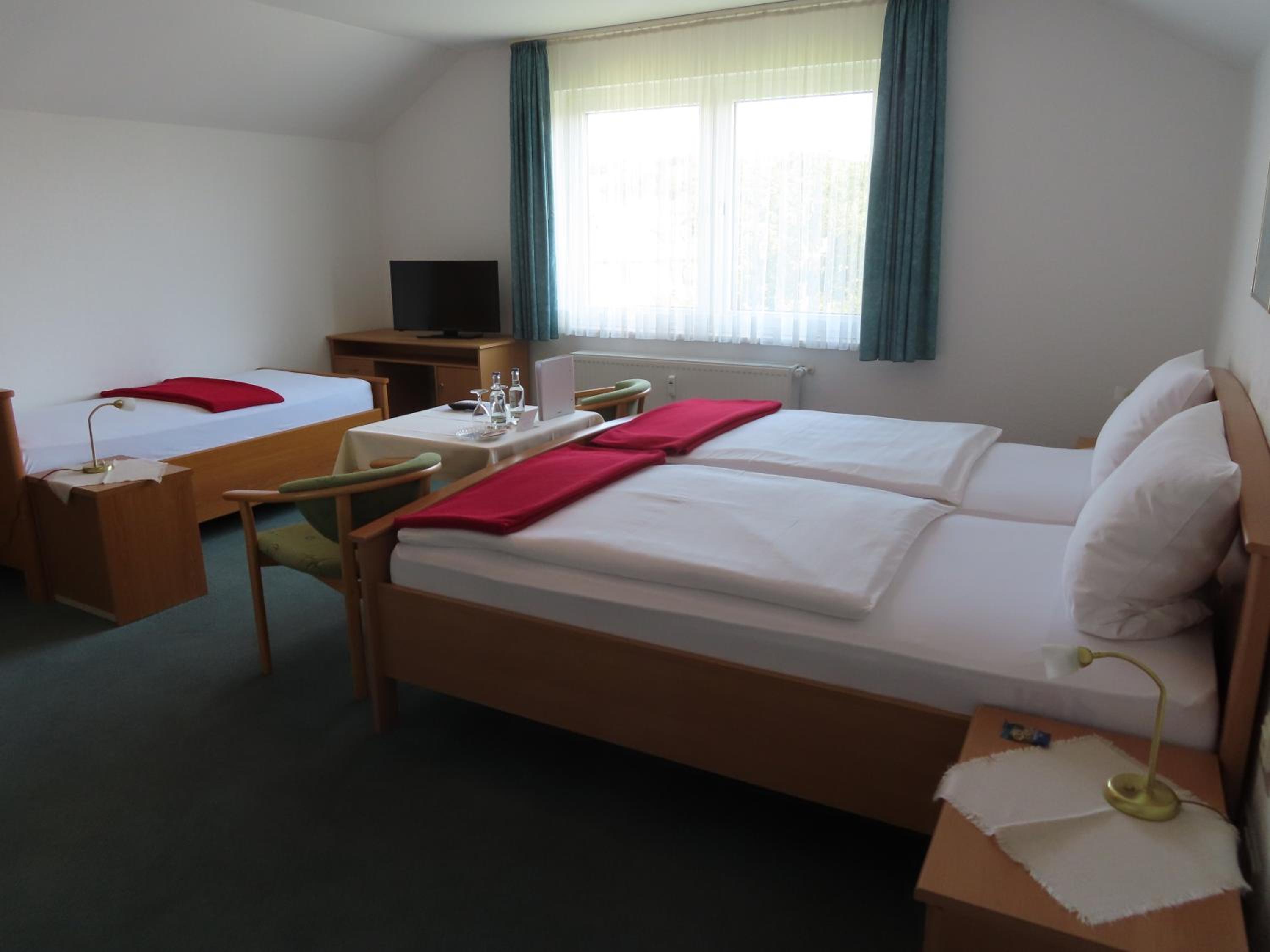 Triple Room with Garden View photo 2