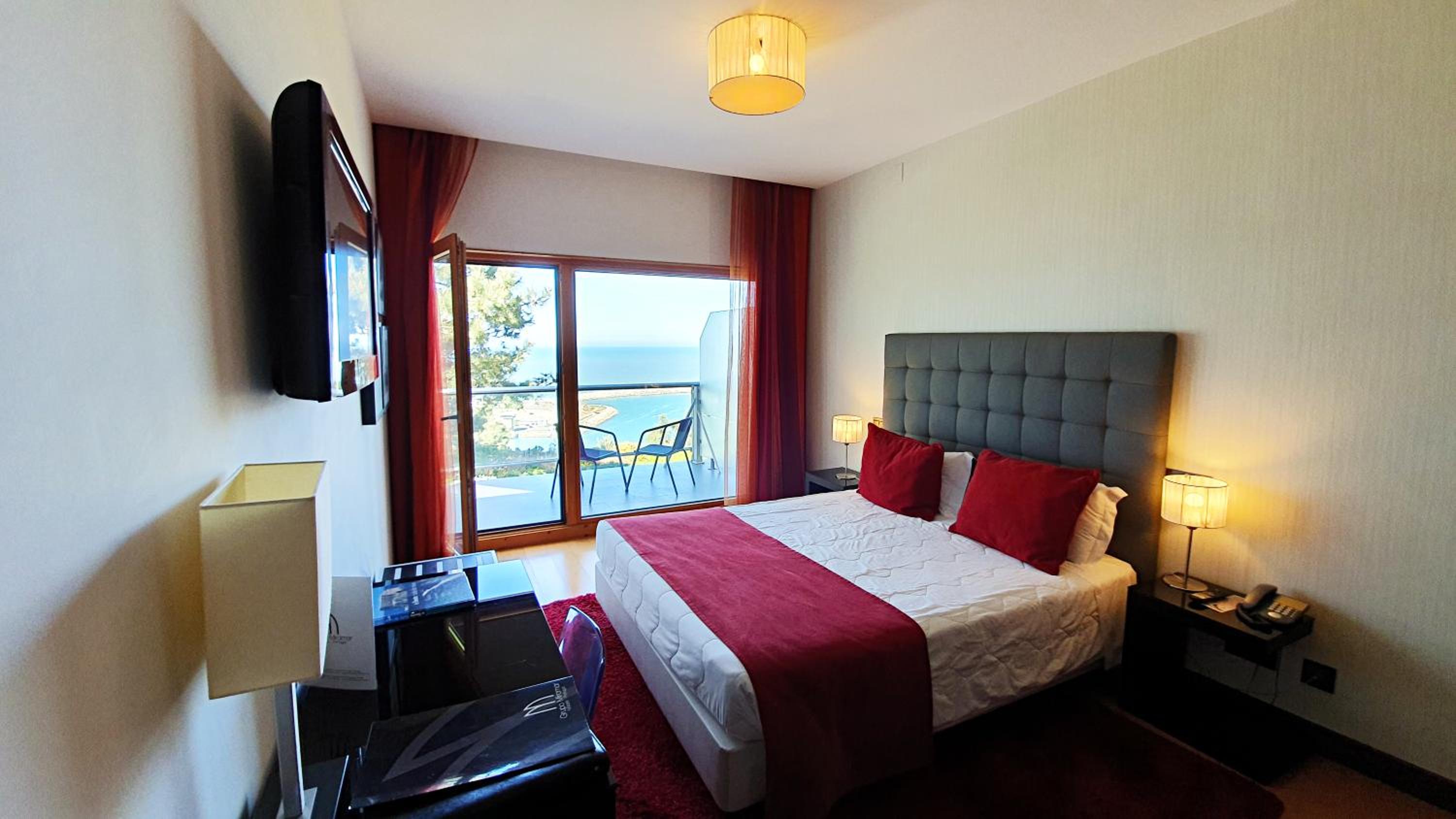 Double/Twin Room with Sea View