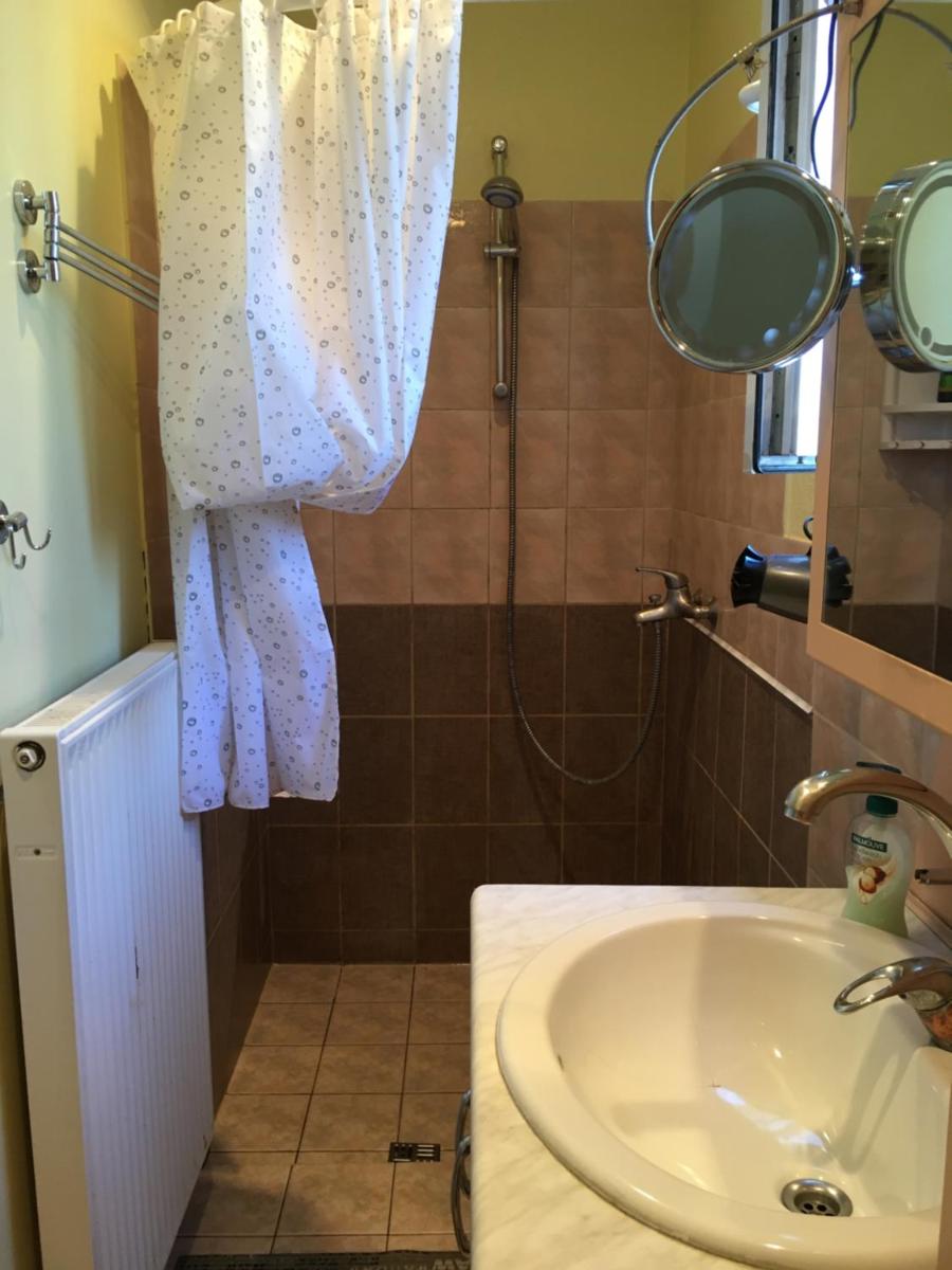 Standard Double Room with Shared Bathroom photo 3