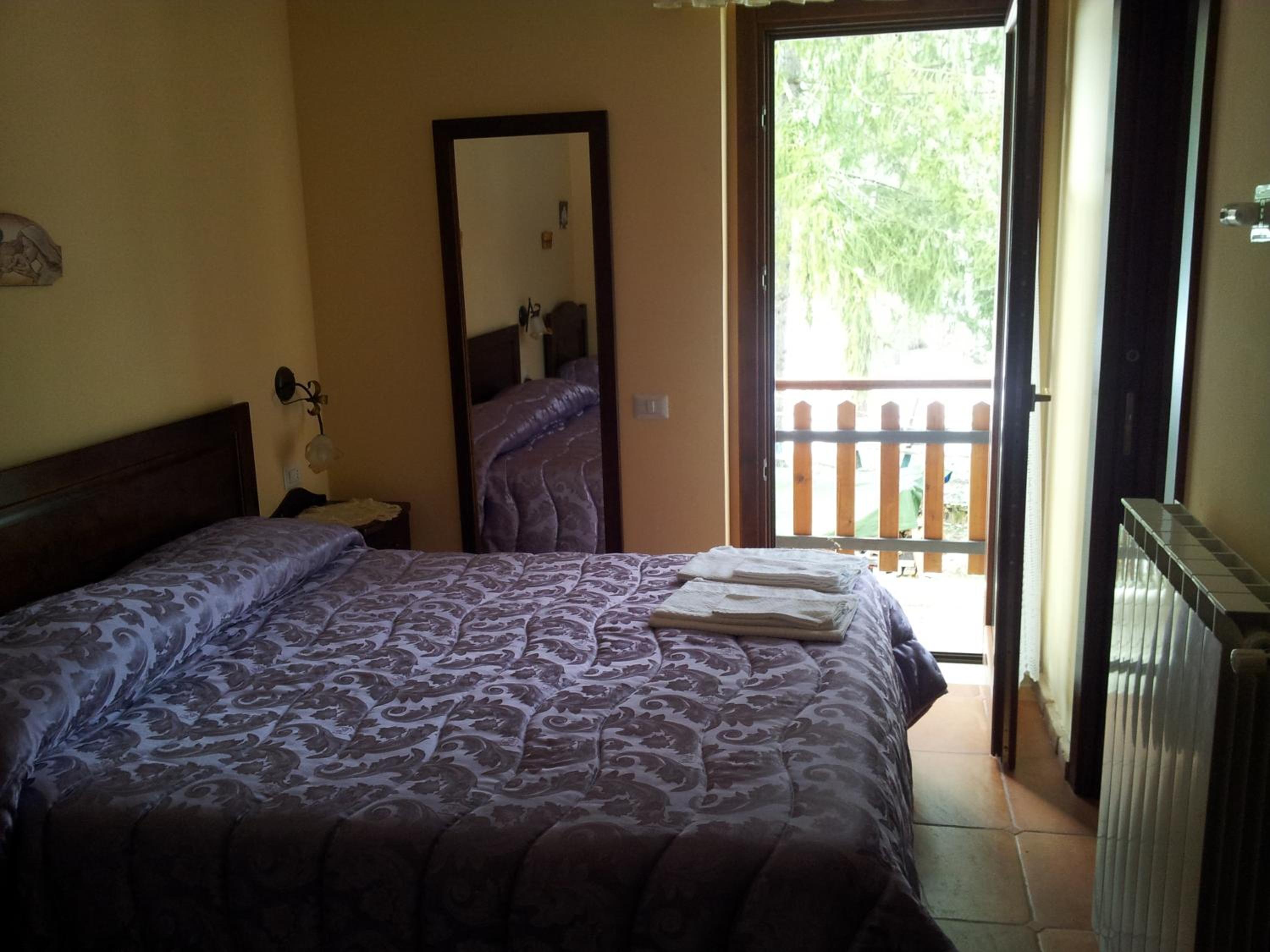 Basic Triple Room photo 2
