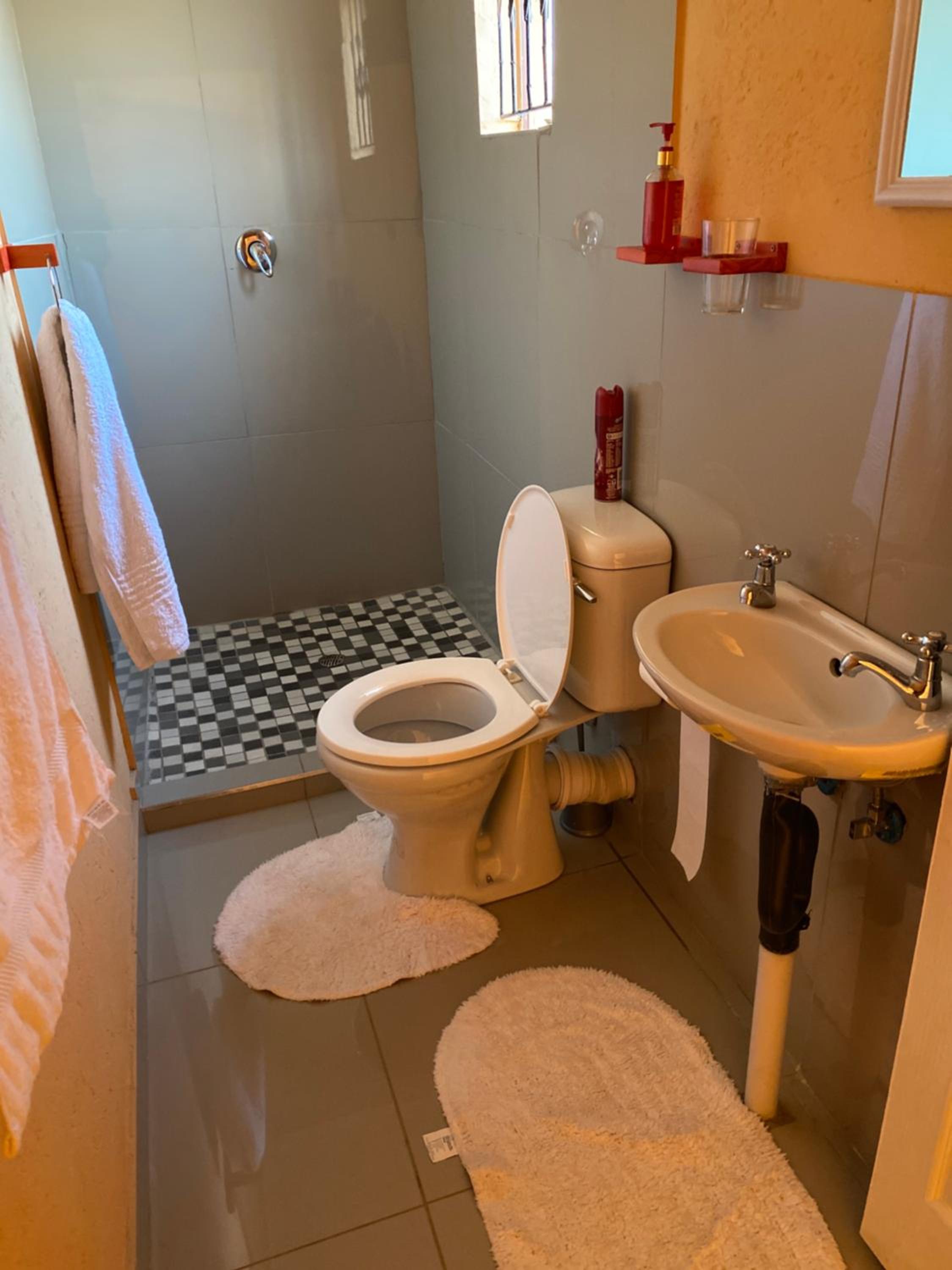 Double Room - Photo 6