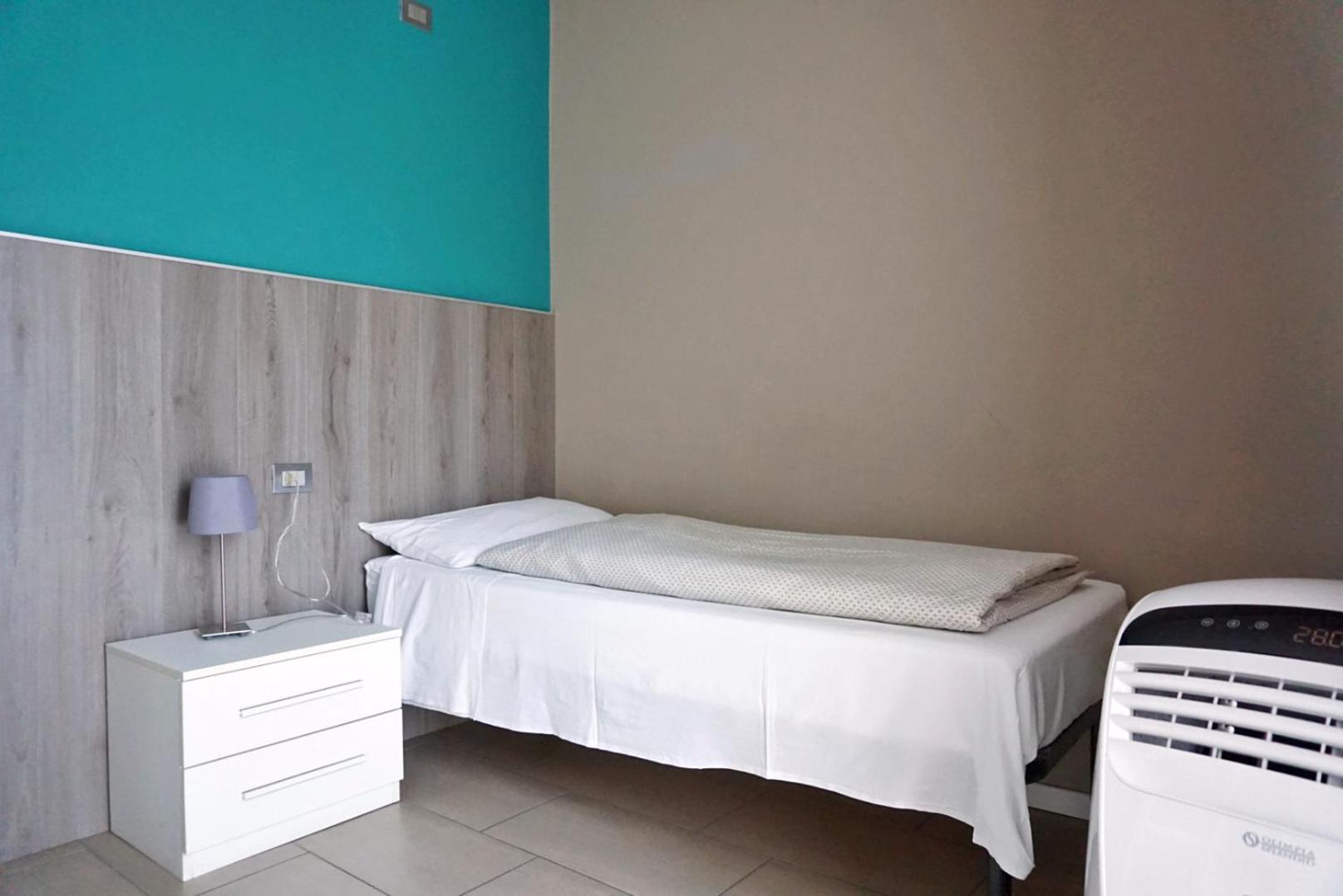 Single Room with Private Bathroom photo 1