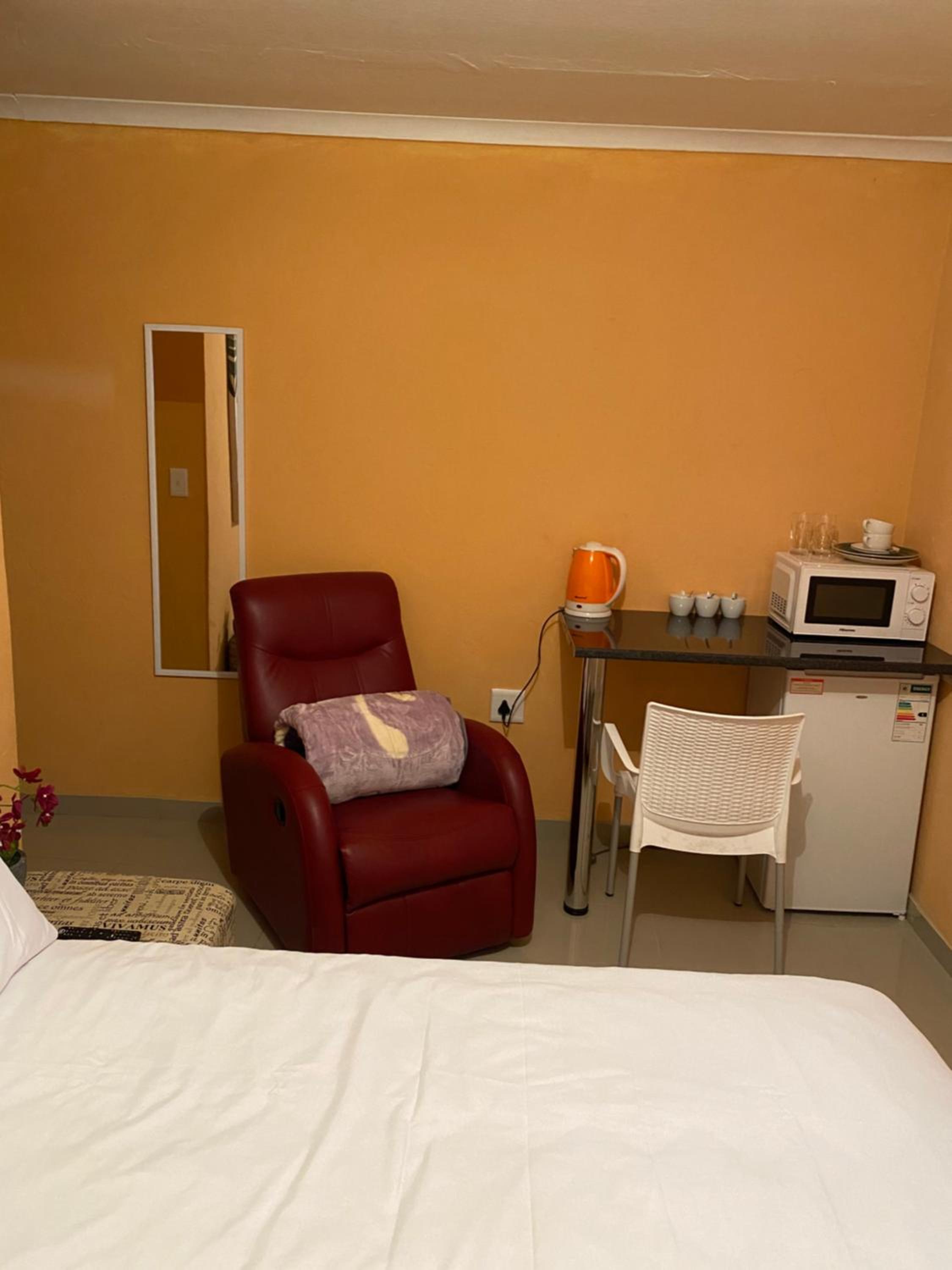 Budget Double Room - Photo 1