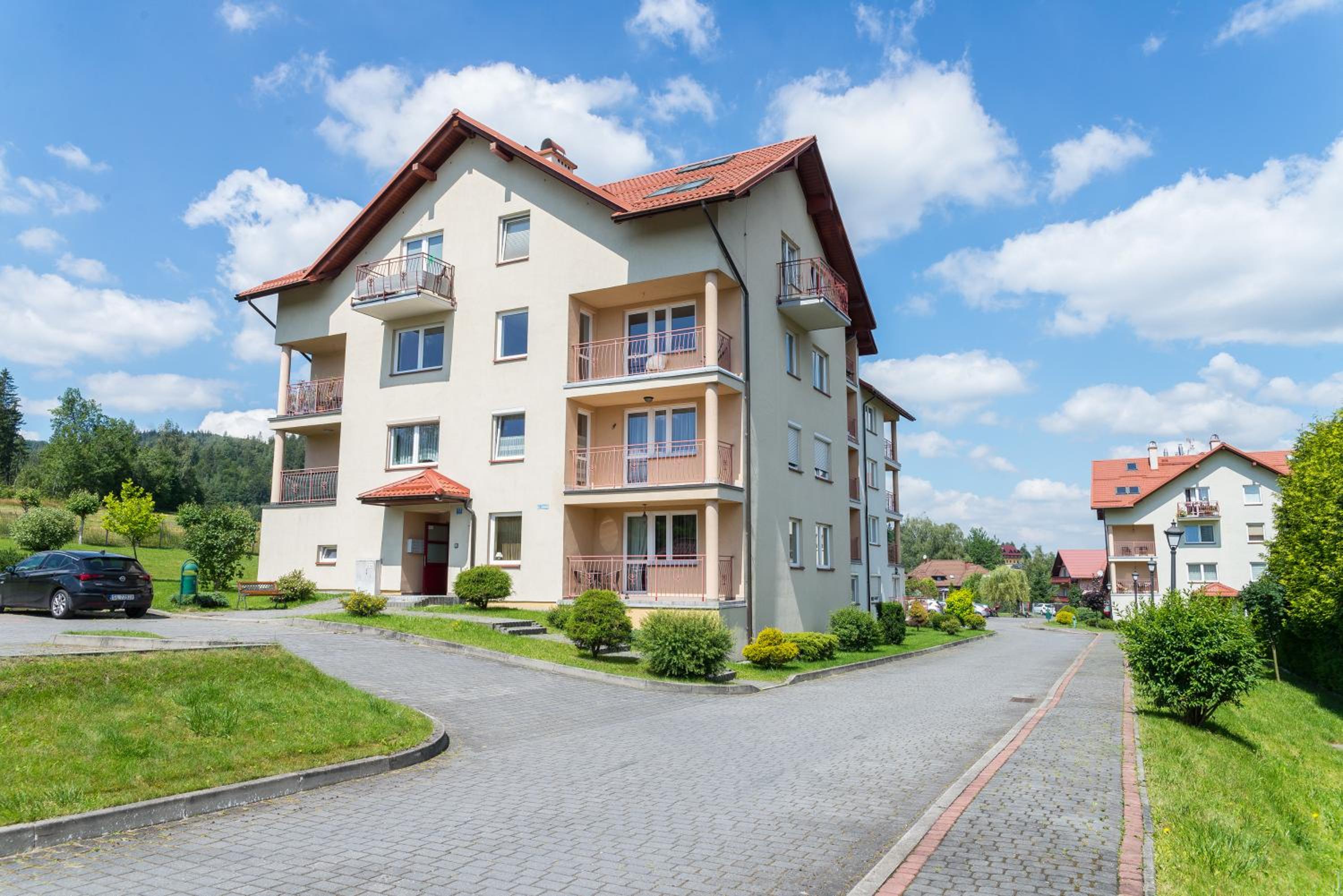 Apartment with Balcony - Photo 20