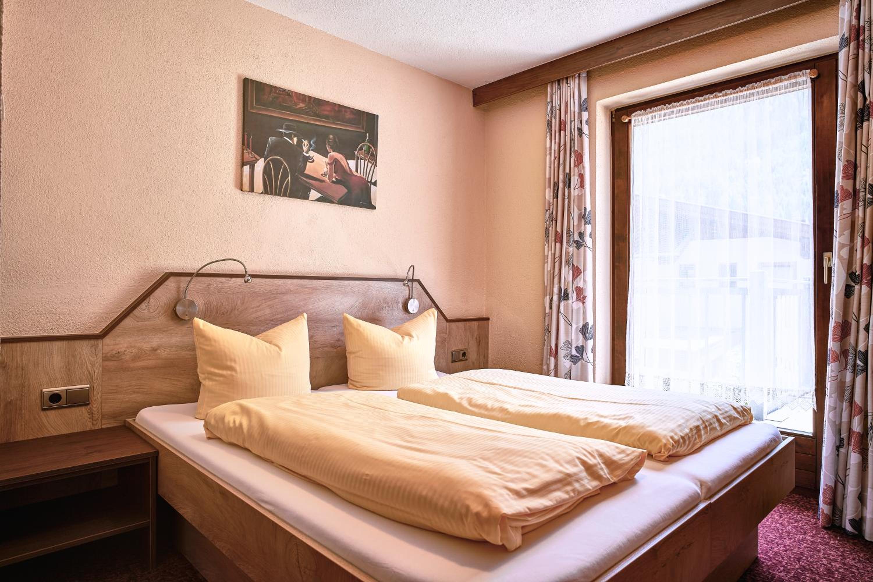 Two-Bedroom Apartment With Balcony photo 2