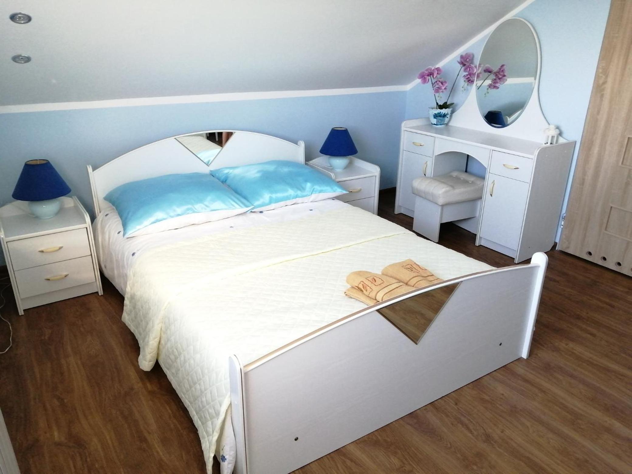 Budget Double Room - Photo 3