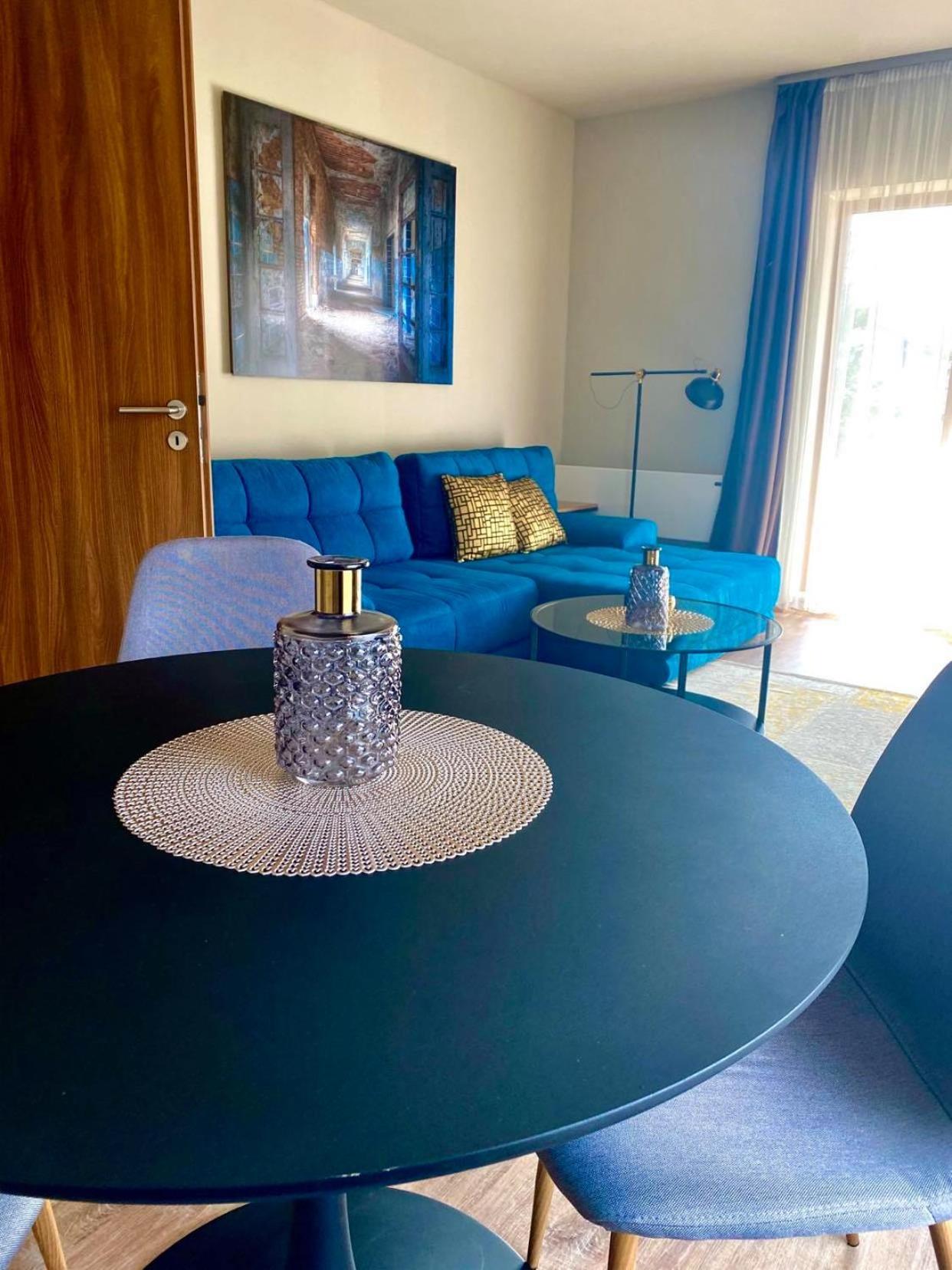 Standard Family Room - Photo 4