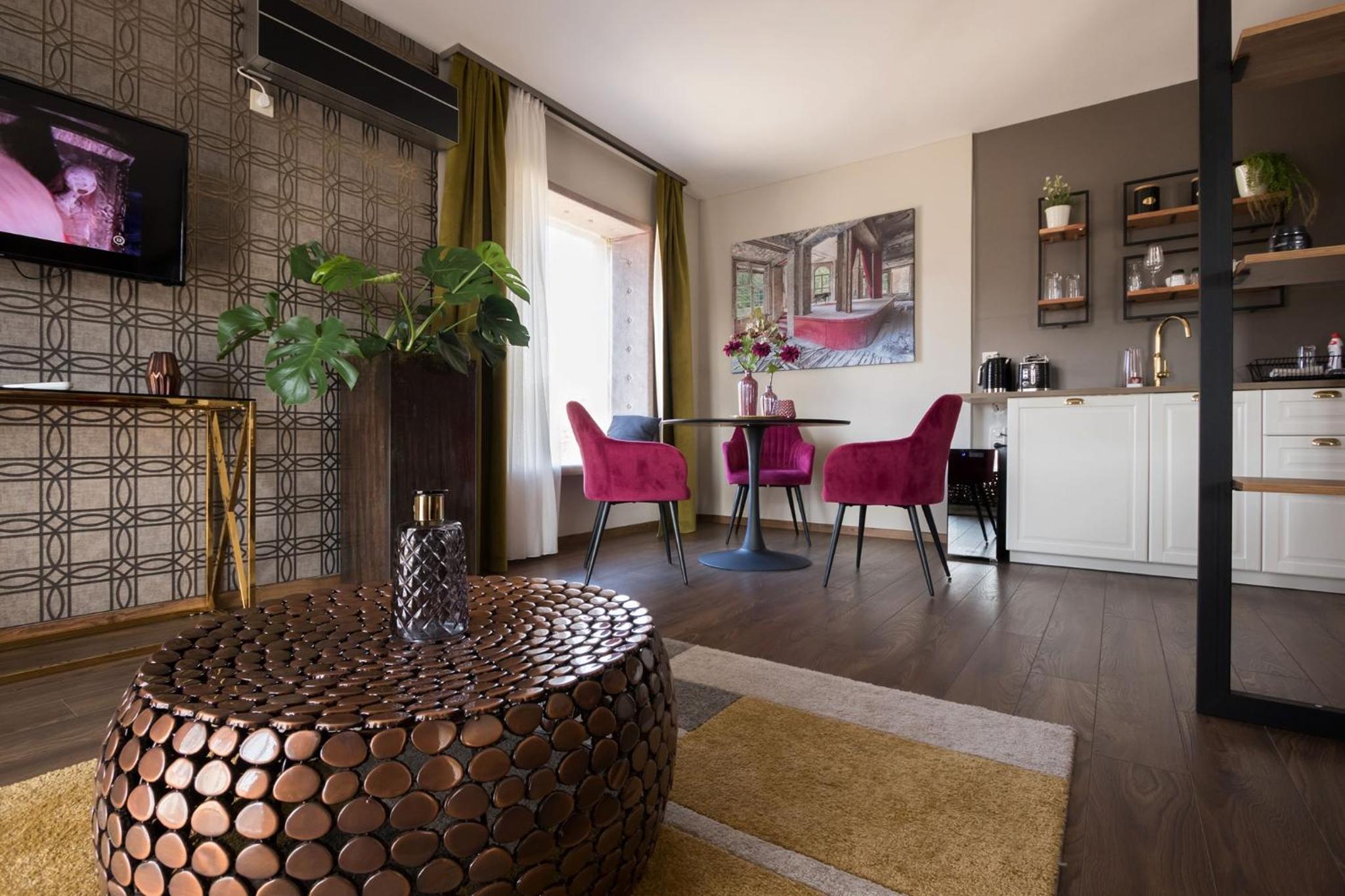 Superior Suite - Photo 3