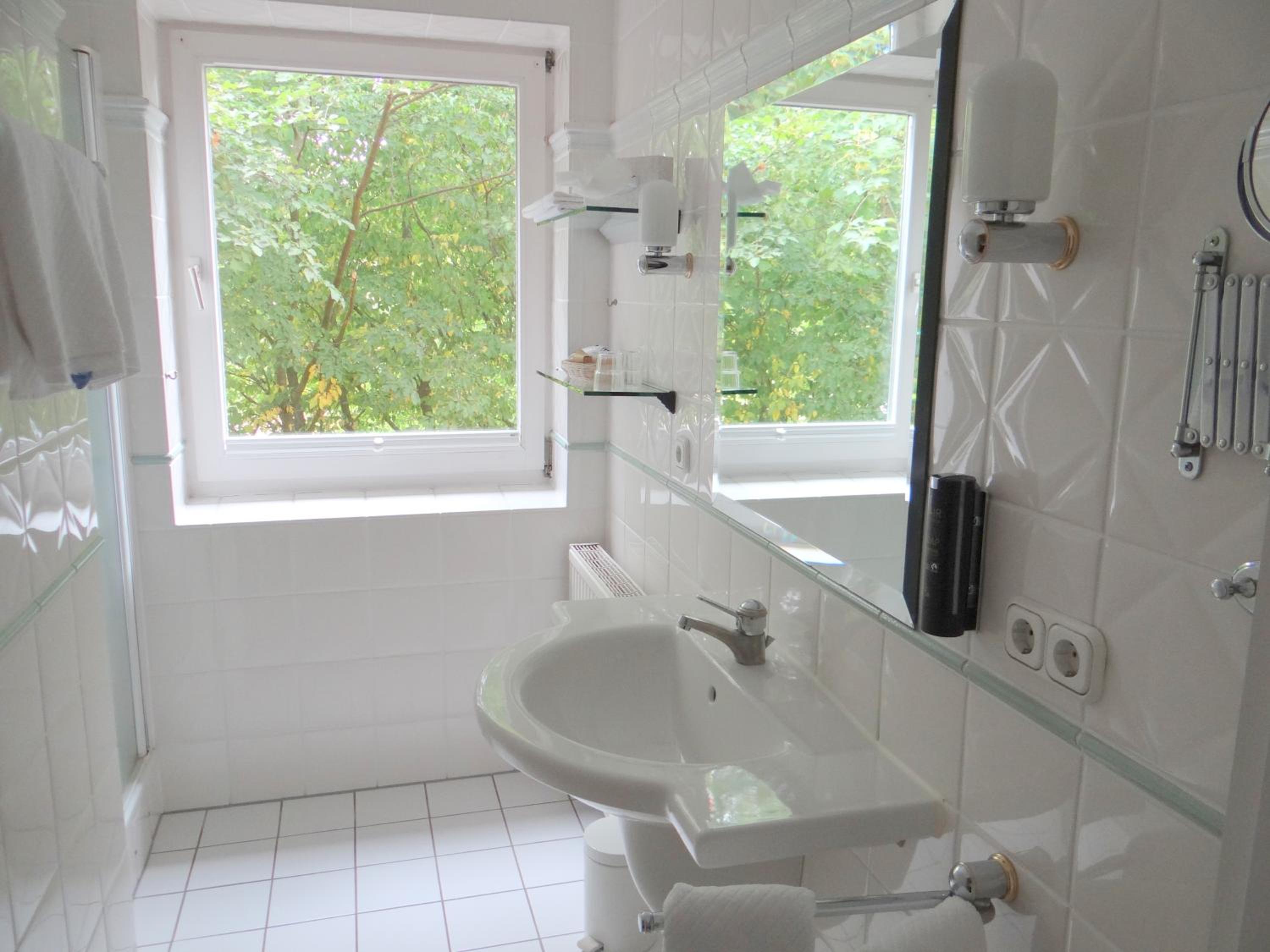Double Room with Private Bathroom photo 3