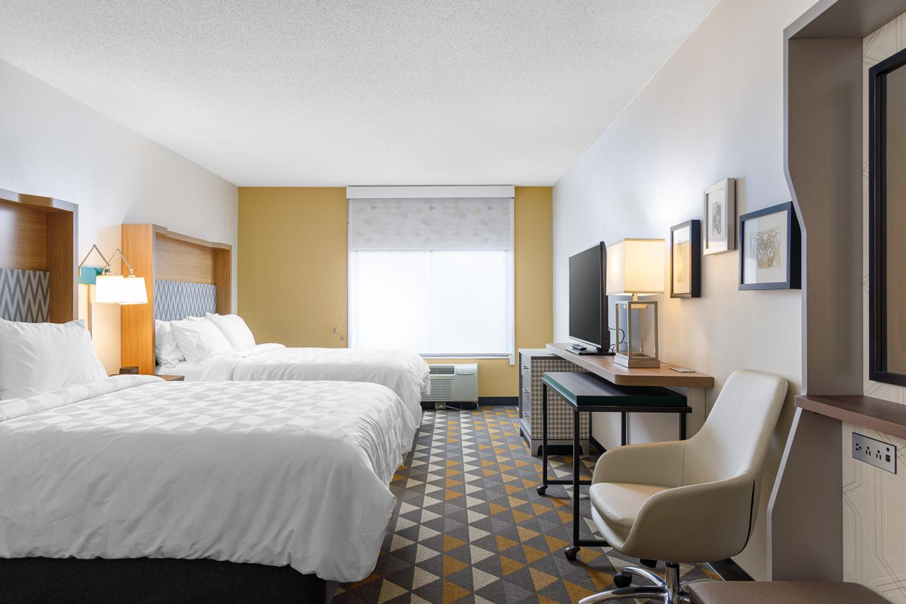 Standard Queen Room with Two Queen Beds - Photo 1