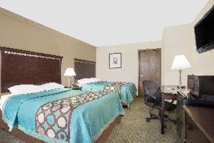 2 Queen Beds, Pet-Friendly Room, Non-Smoking - Photo 2