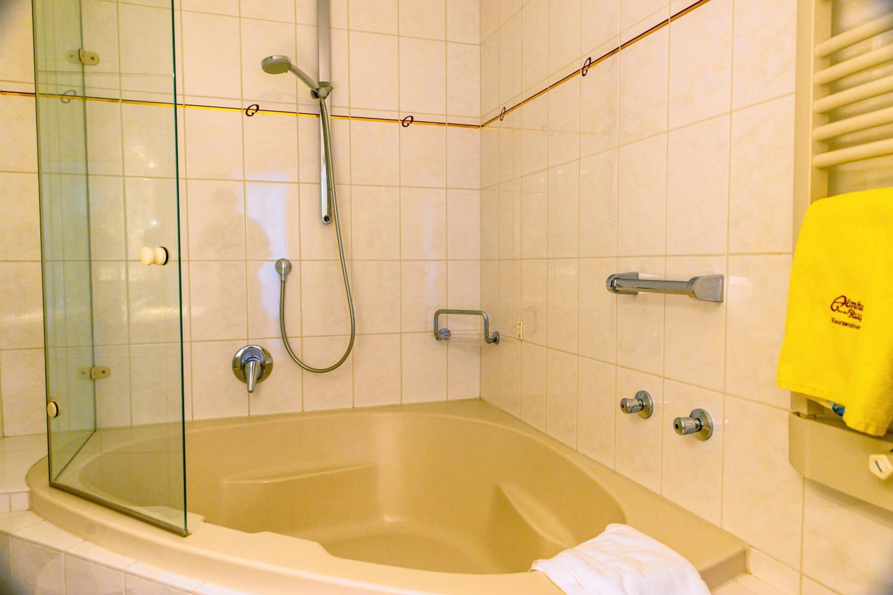 Deluxe Double Room with Balcony - Photo 2