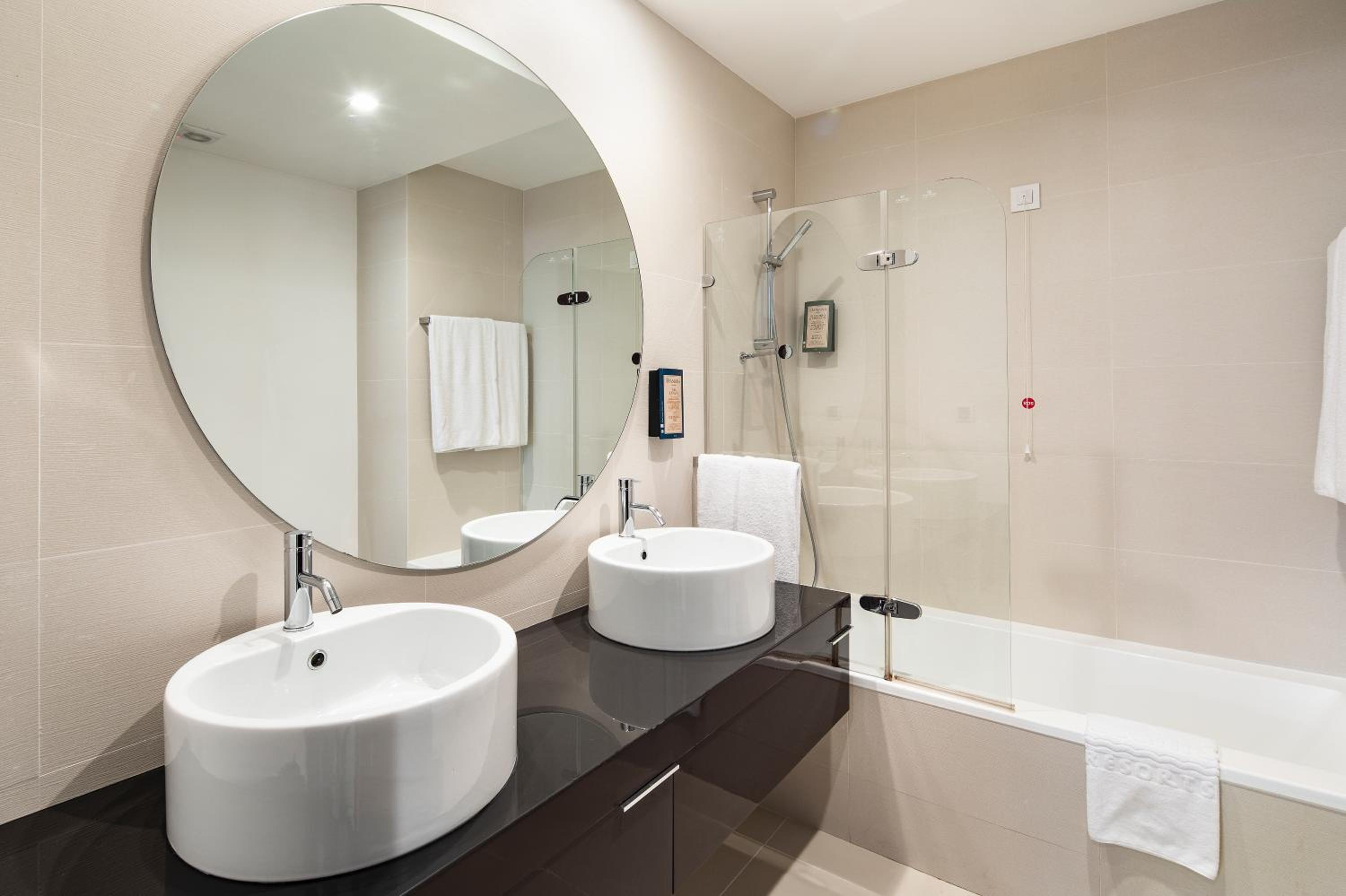 Standard Two-Bedroom Apartment with Balcony photo 2