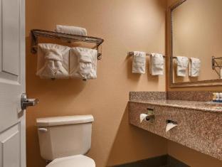 King Suite with Sofa - Disability Access/Non-Smoking - Photo 4