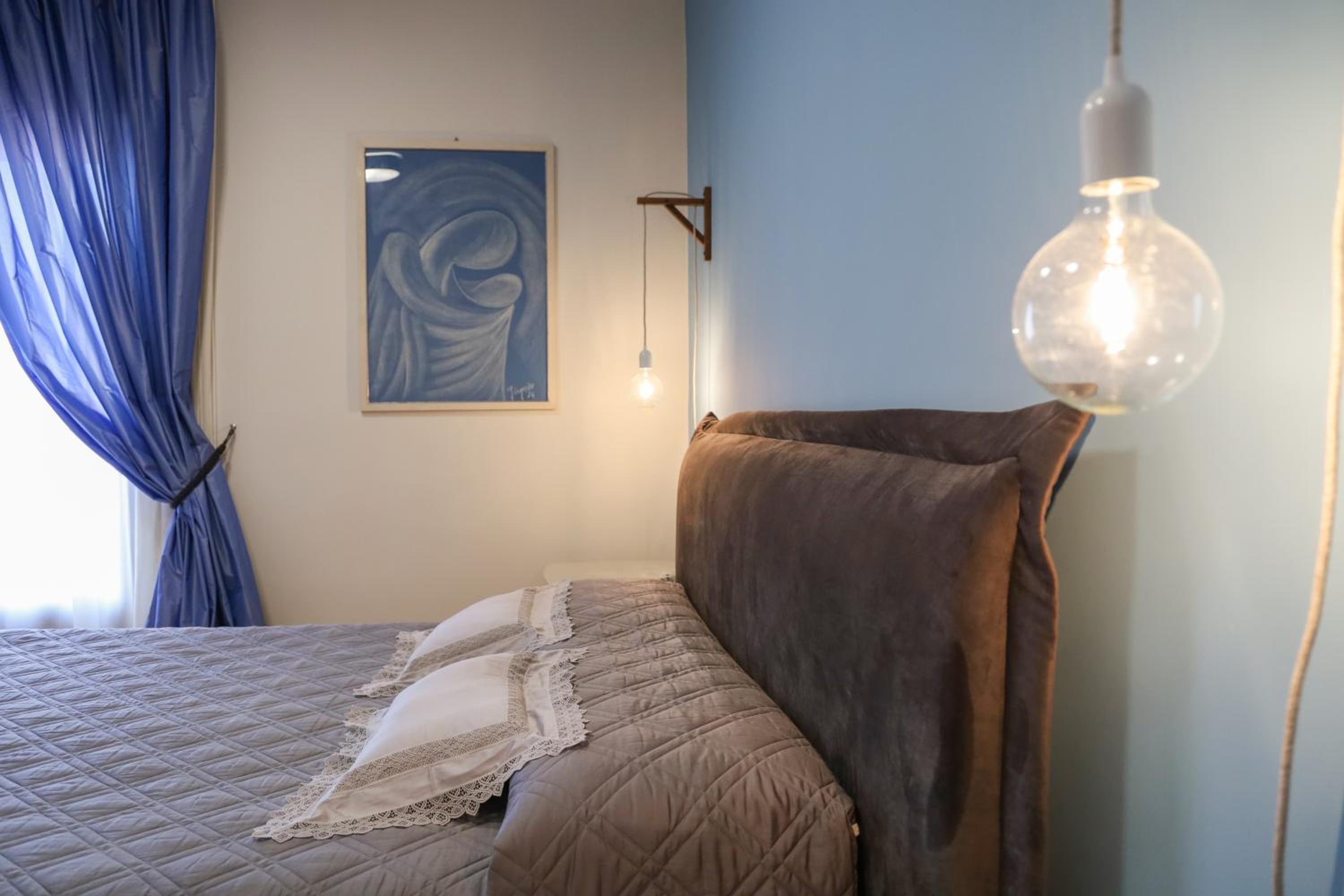 Double Room with Balcony - Photo 1