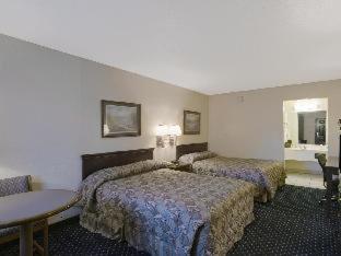 Deluxe Double Room with Two Double Beds - Photo 2