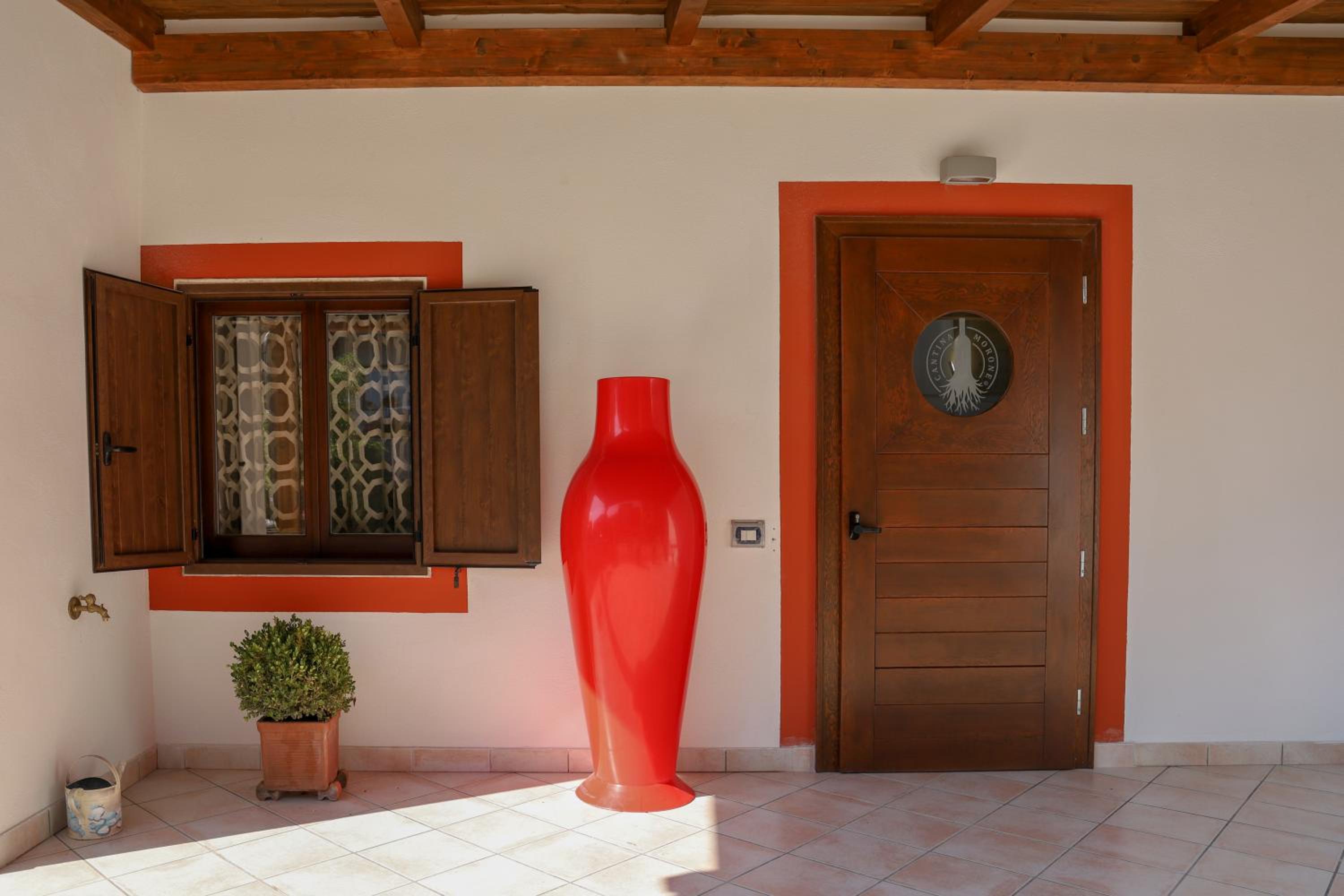 Double Room with Balcony - Photo 4