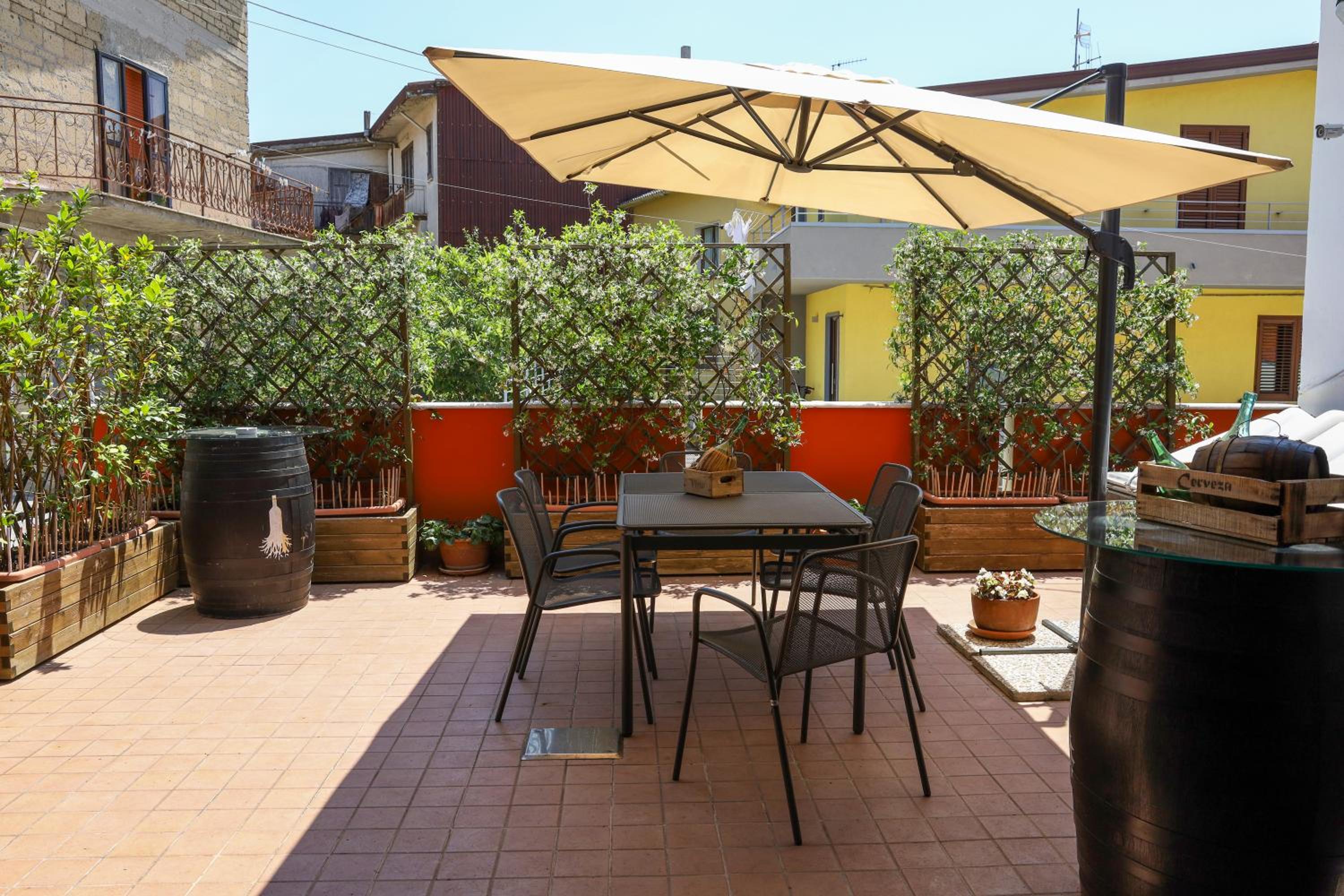 Double Room with Balcony - Photo 22