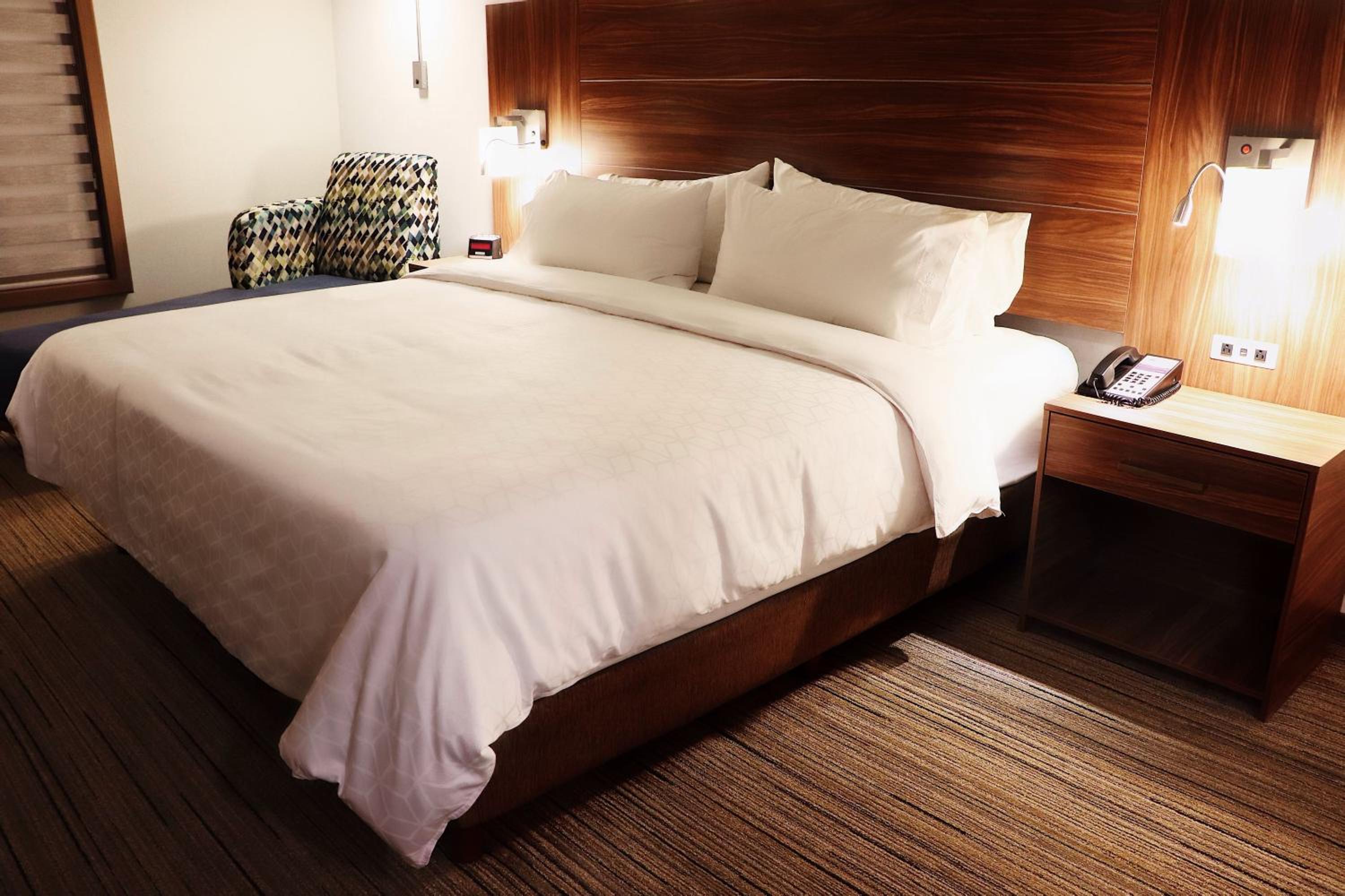 Standard King Room - Photo 2