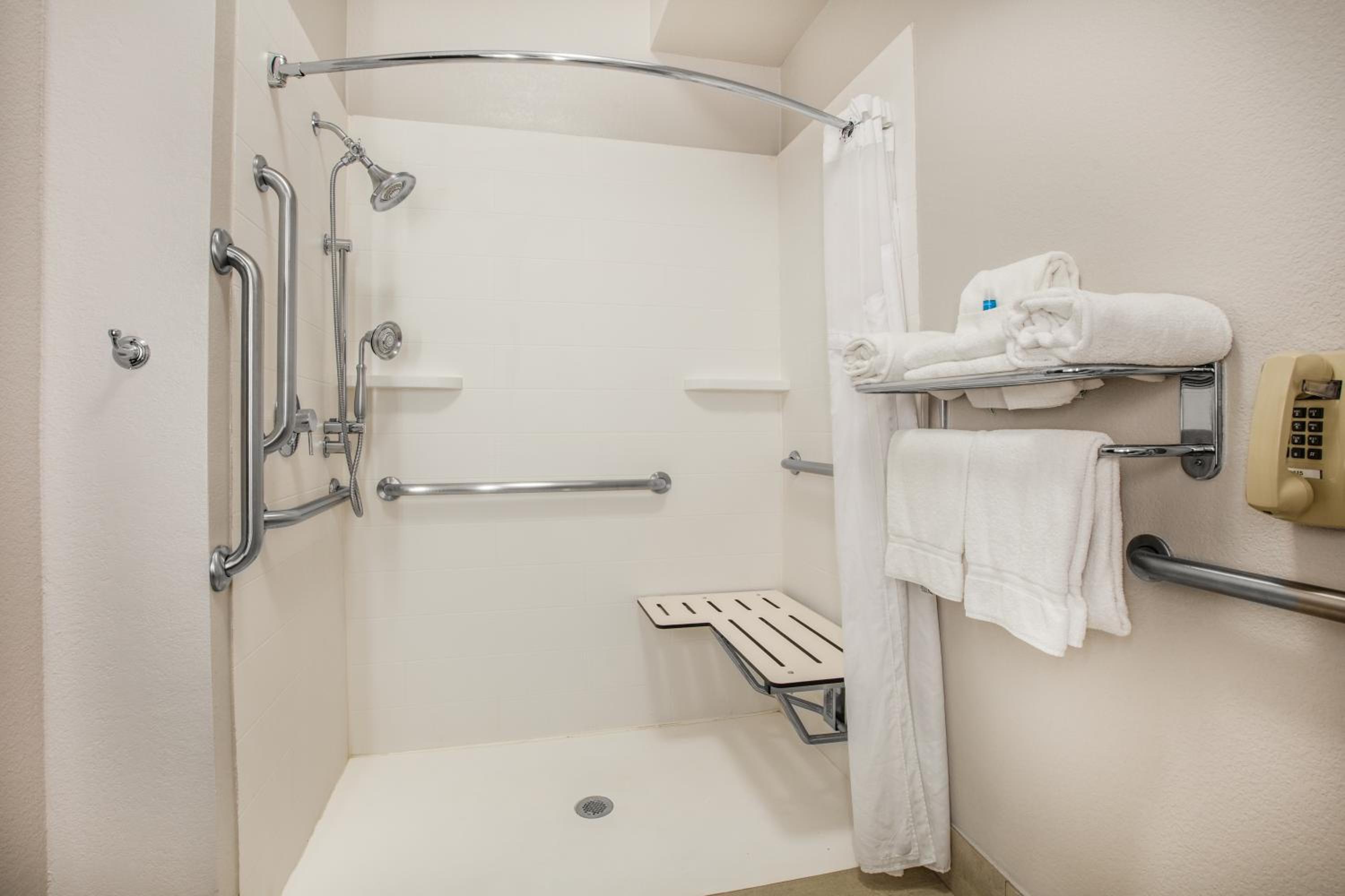 King Suite - Photo 2