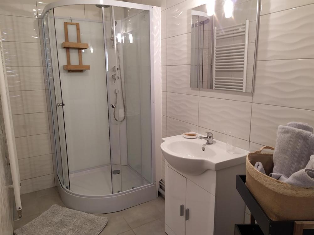 One-Bedroom Apartment - Photo 3
