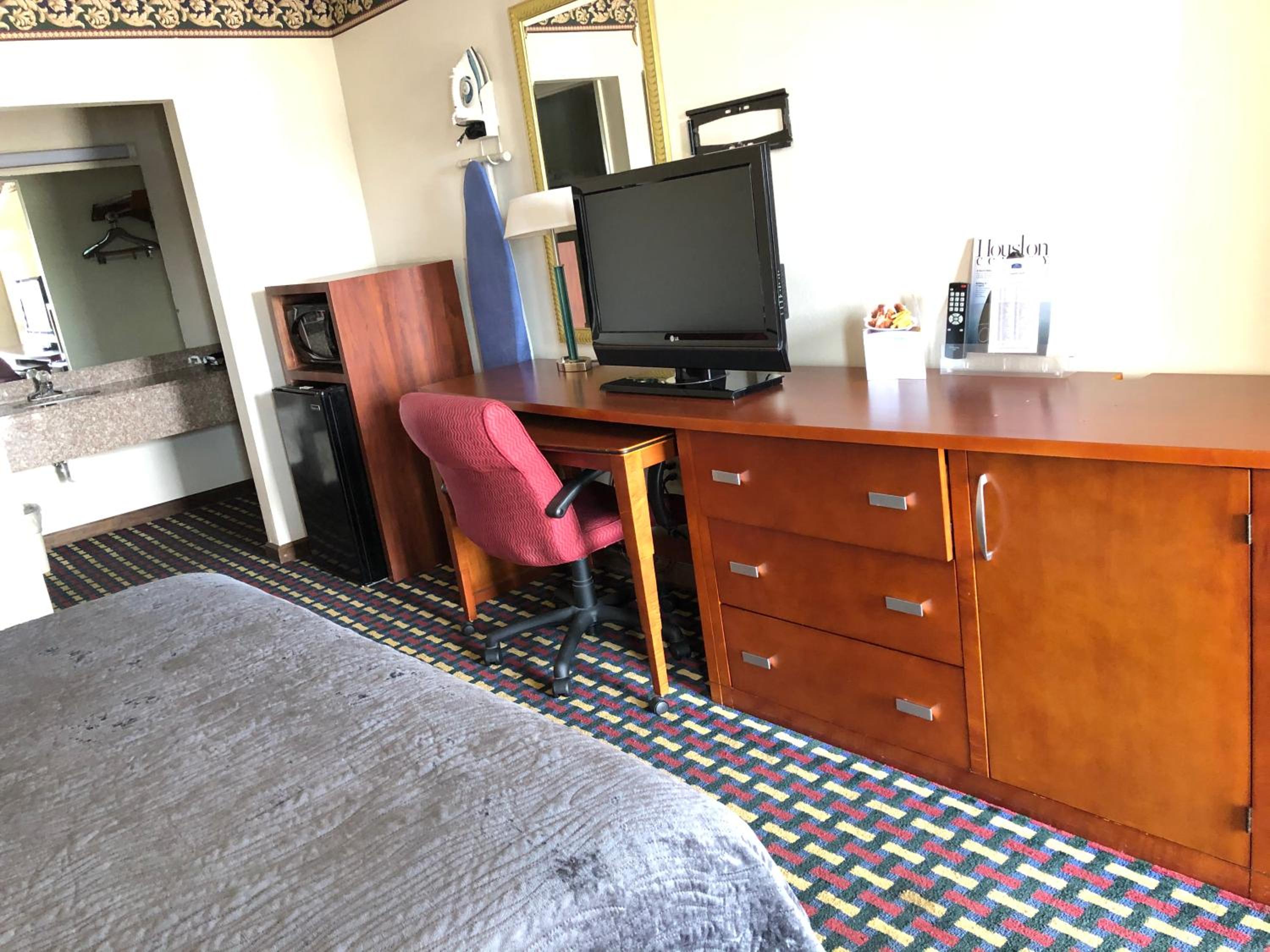 Double Room with Two Double Beds - Non-Smoking - Photo 4