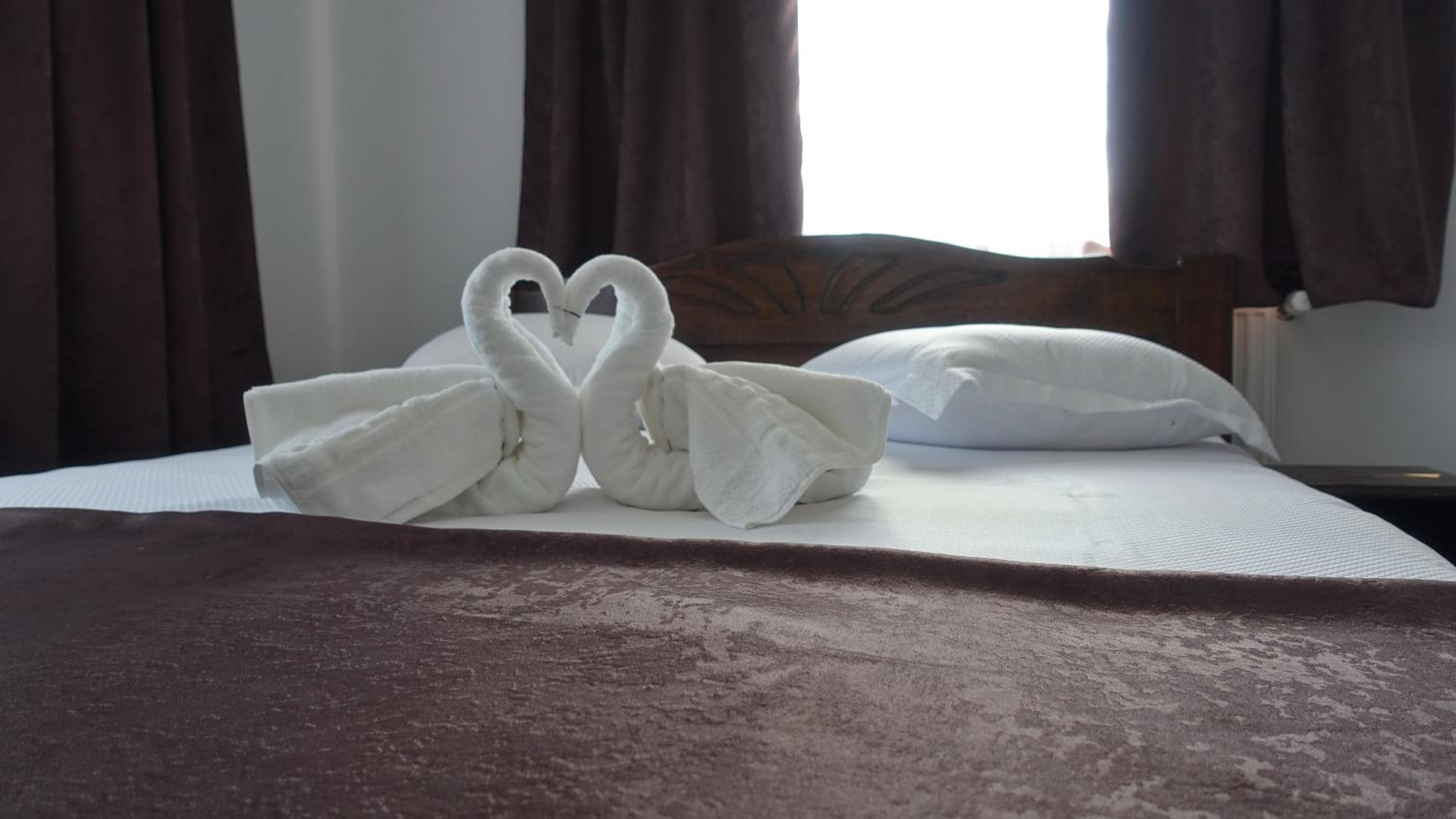 Double Room with Private Bathroom - Photo 14