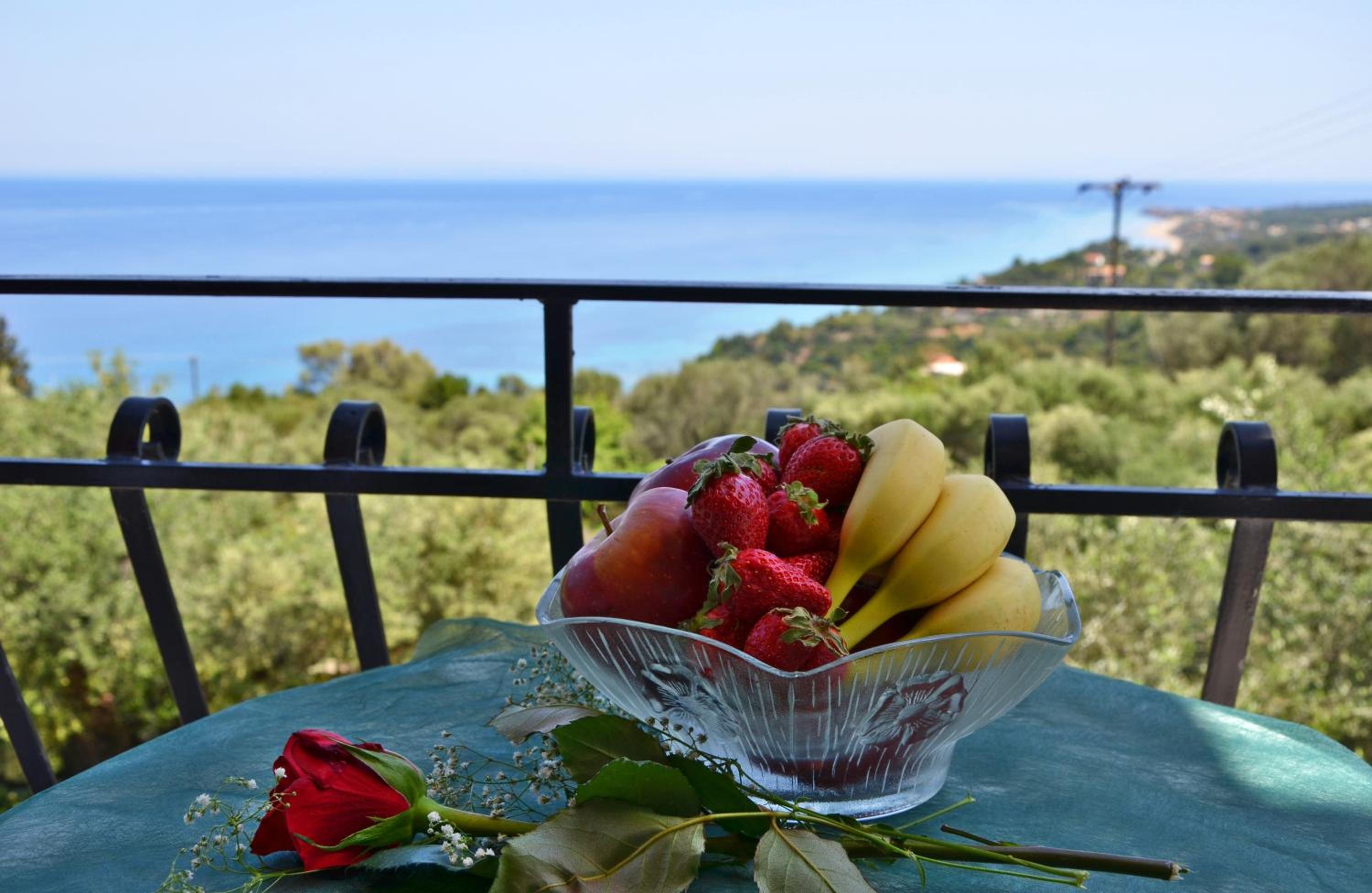 Studio (2 Adults) with Sea View - Photo 3