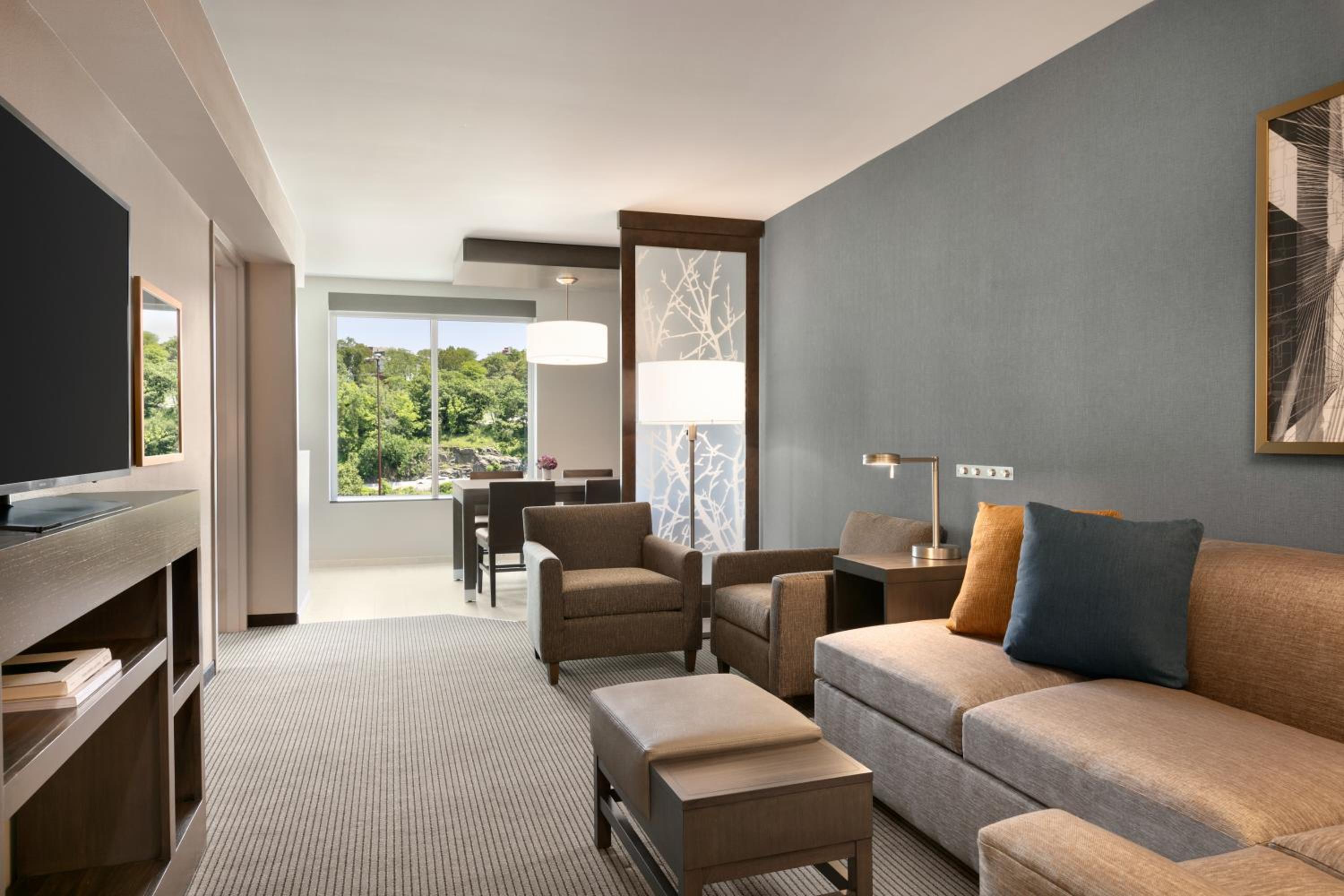 King Suite with Sofa Bed and Roll-In Shower - Disability Access - Photo 1