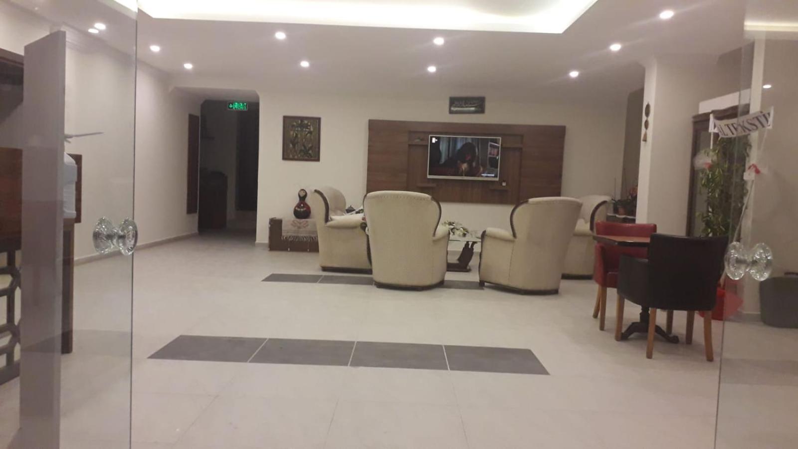 Standard Double Room - Photo 2