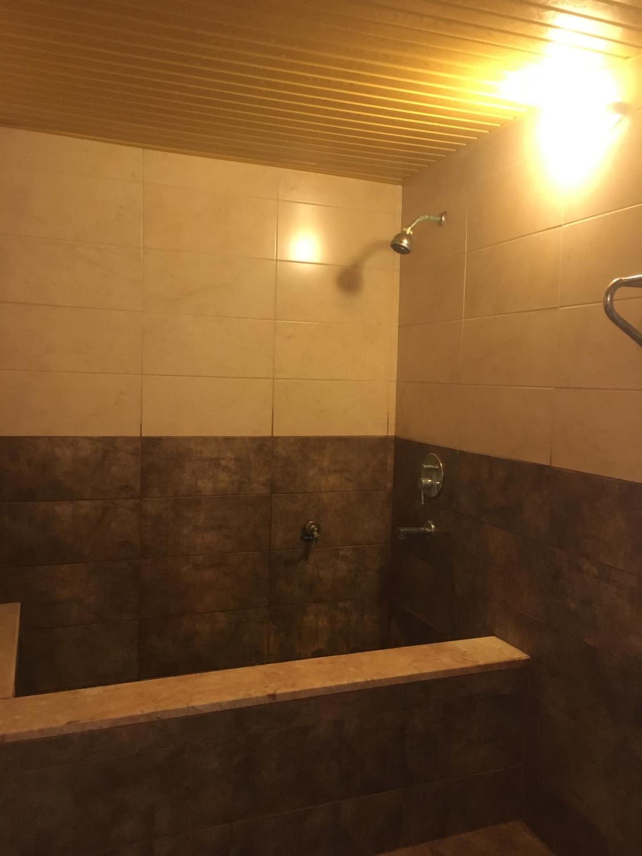 Standard Double Room - Photo 9