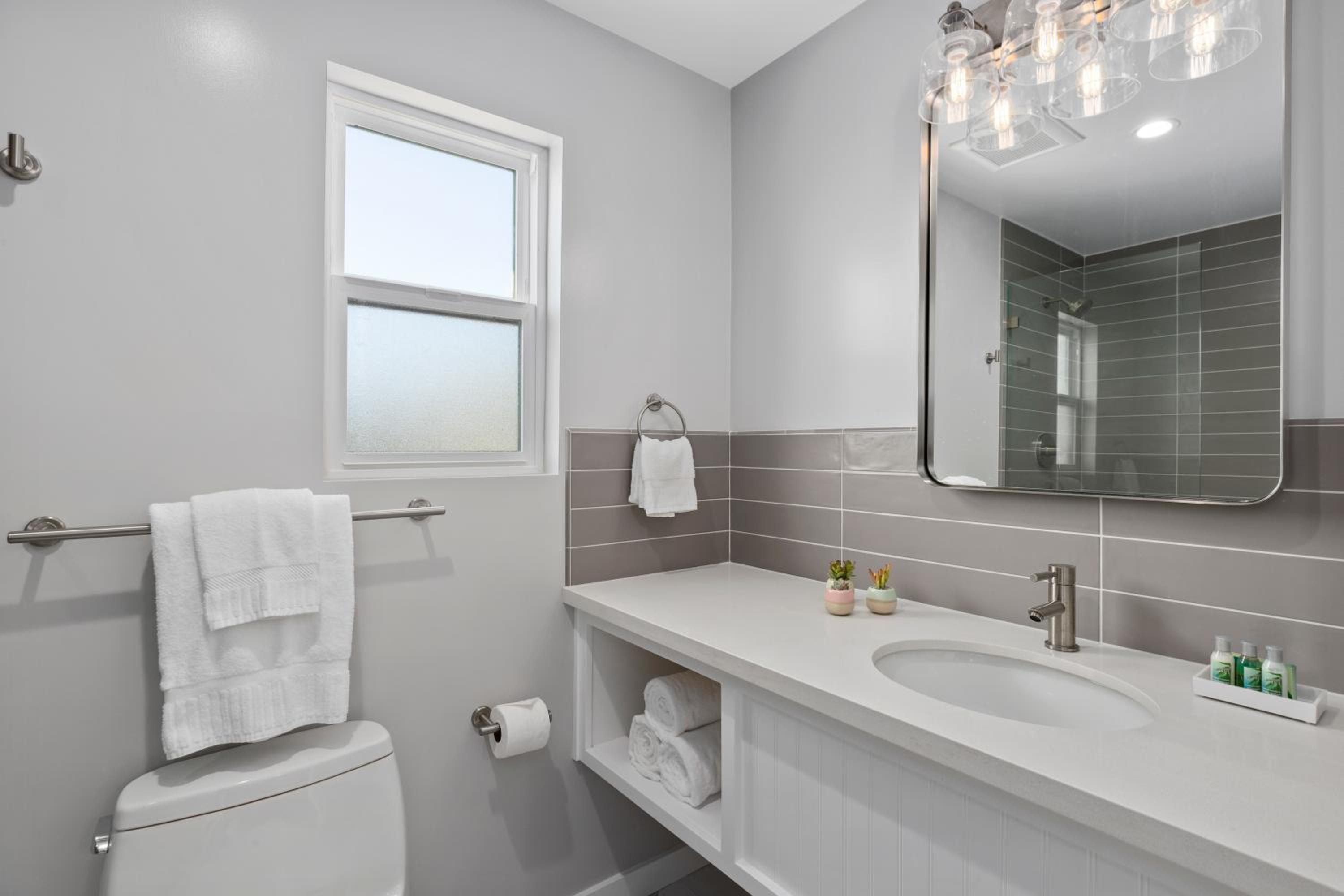 King Suite with Ocean View - Photo 3
