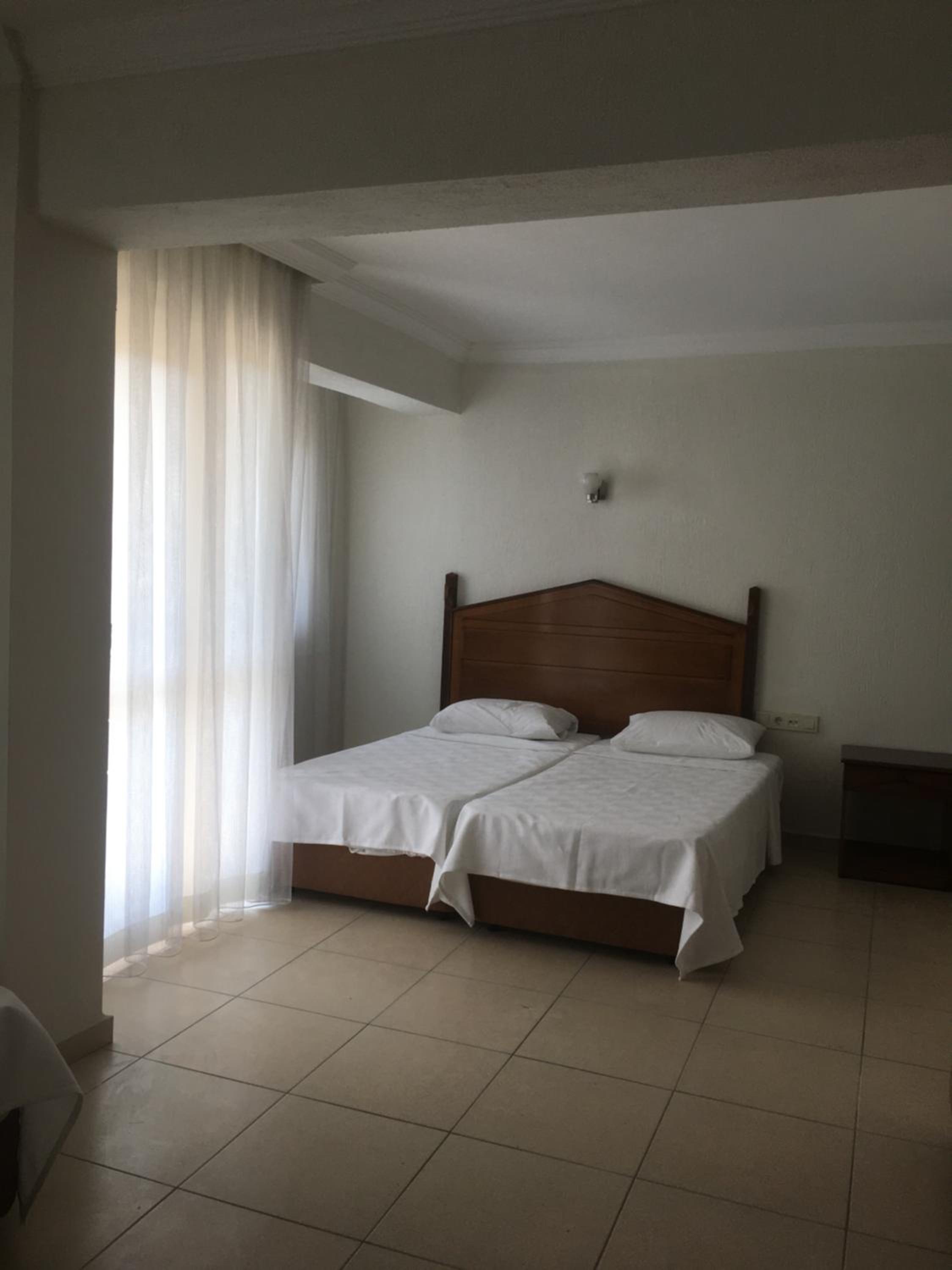 Standard Double Room - Photo 14