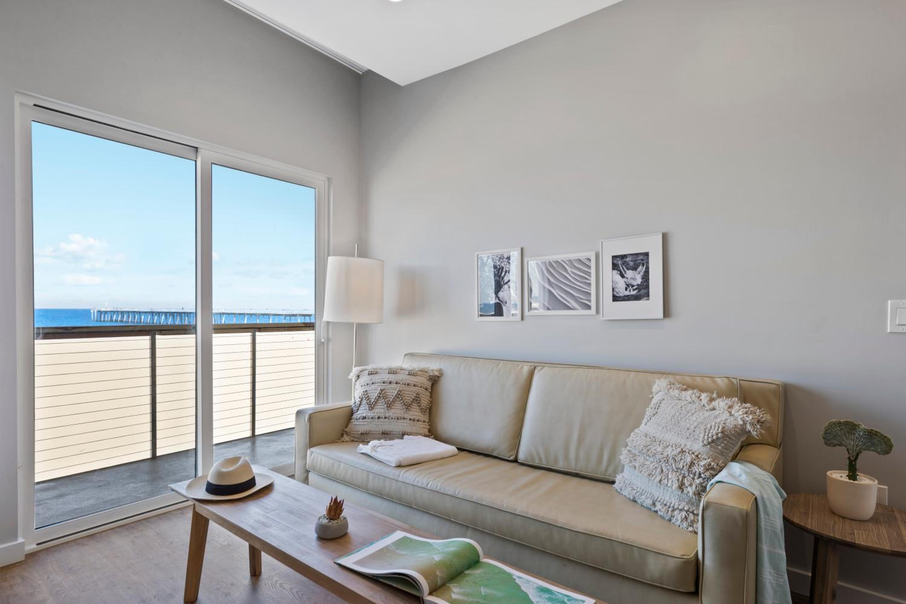 Superior Suite with Sea View - Photo 6