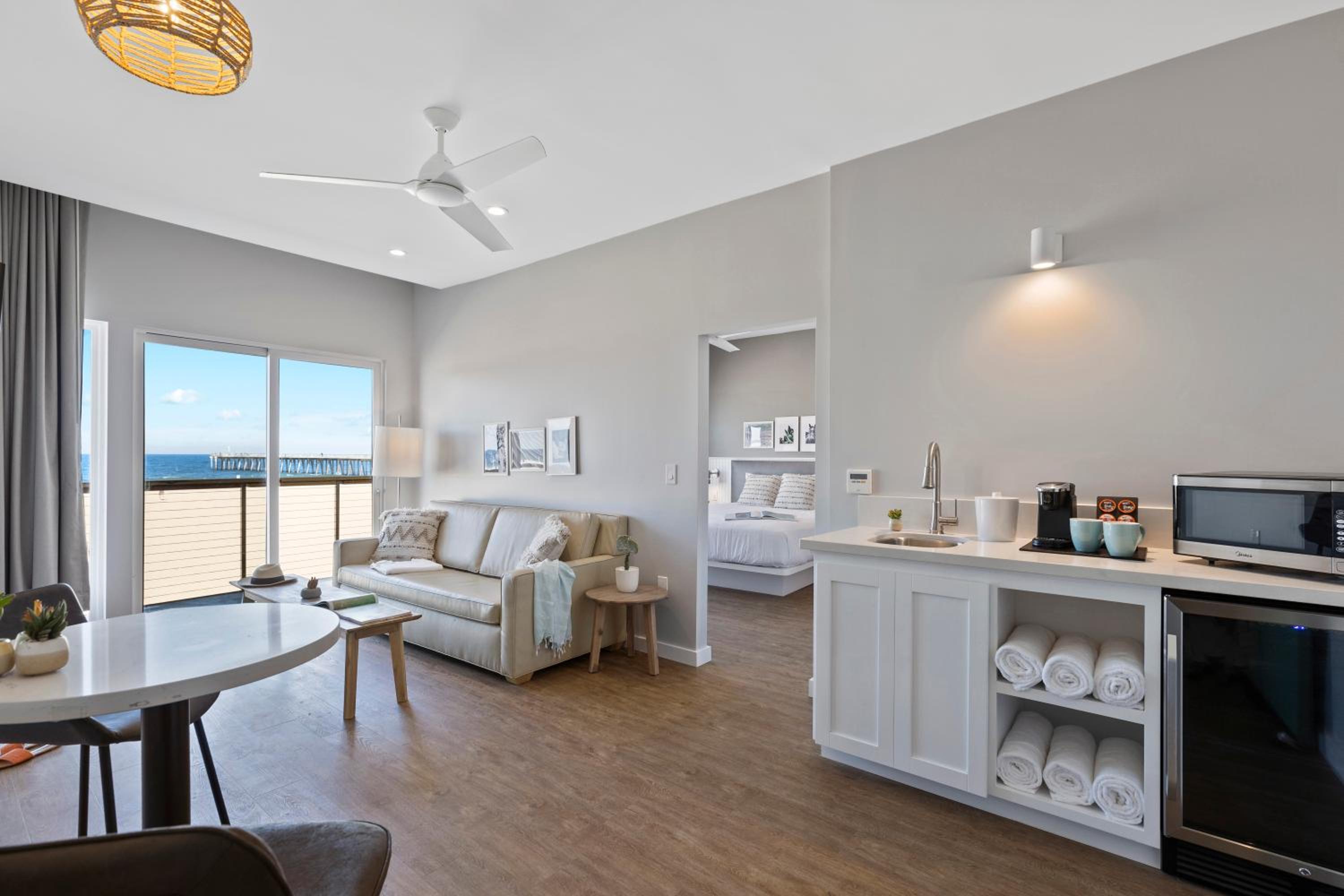 Superior Suite with Sea View - Photo 1