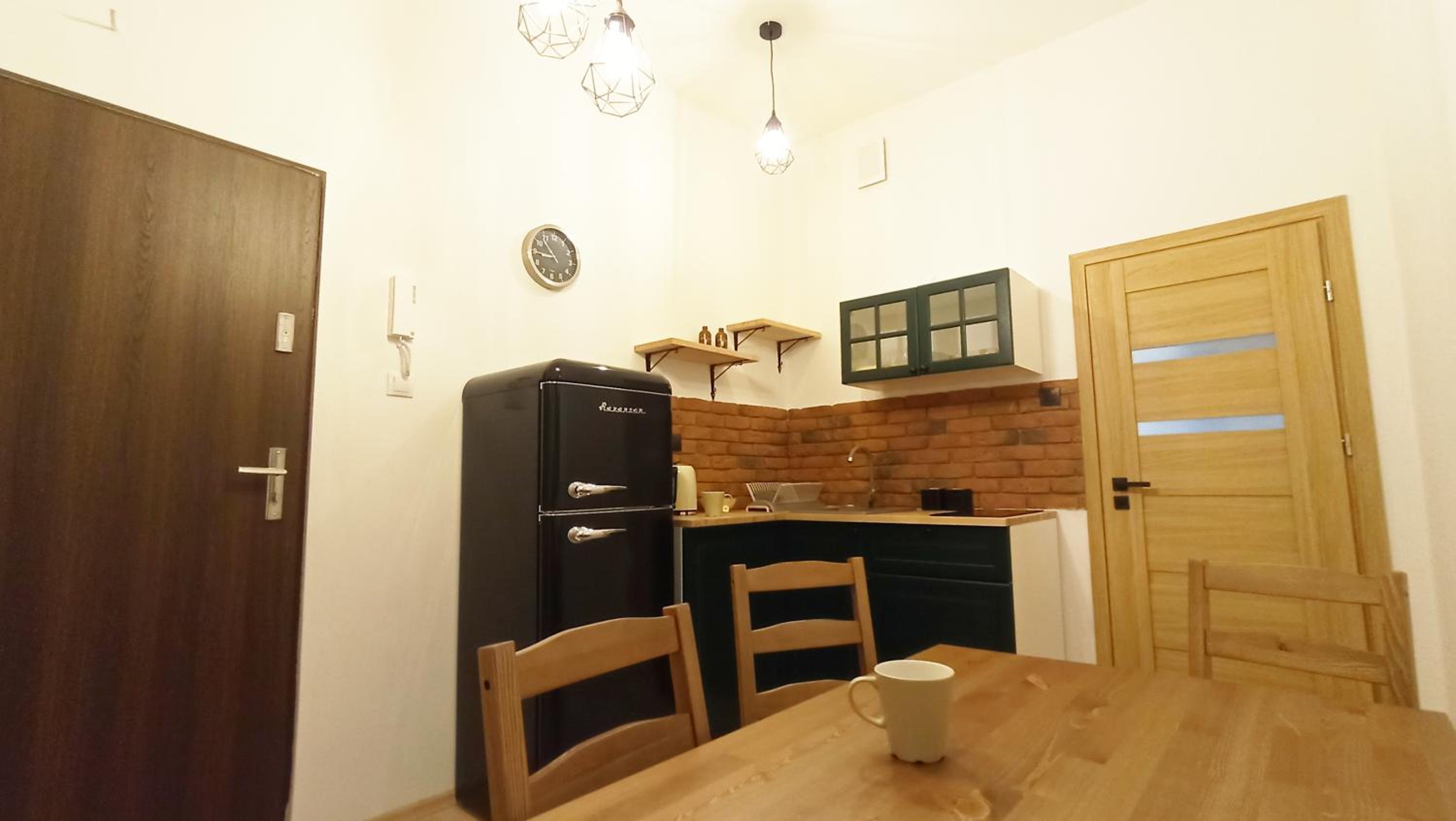One-Bedroom Apartment - Photo 14