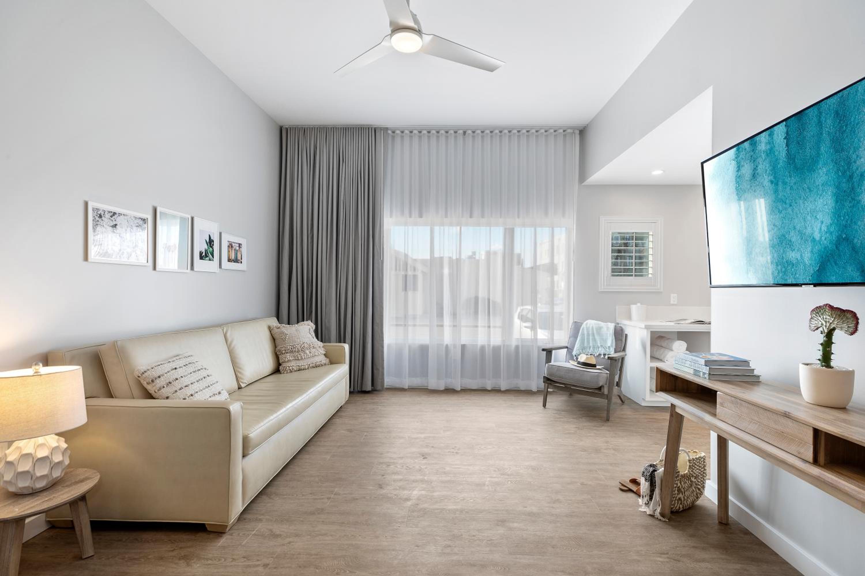 Queen Room - Disability Access - Photo 1