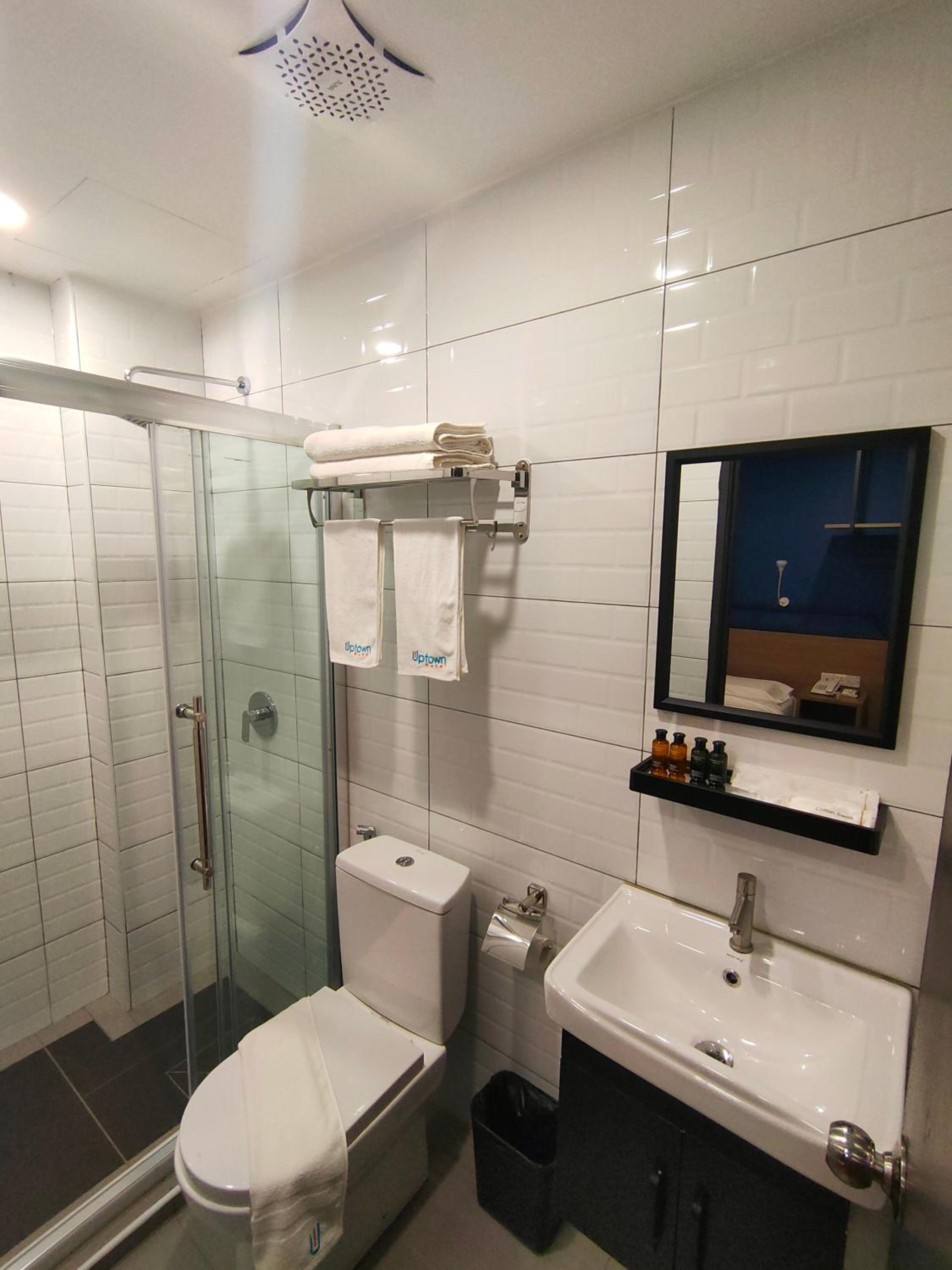 Standard Twin Room - Photo 4