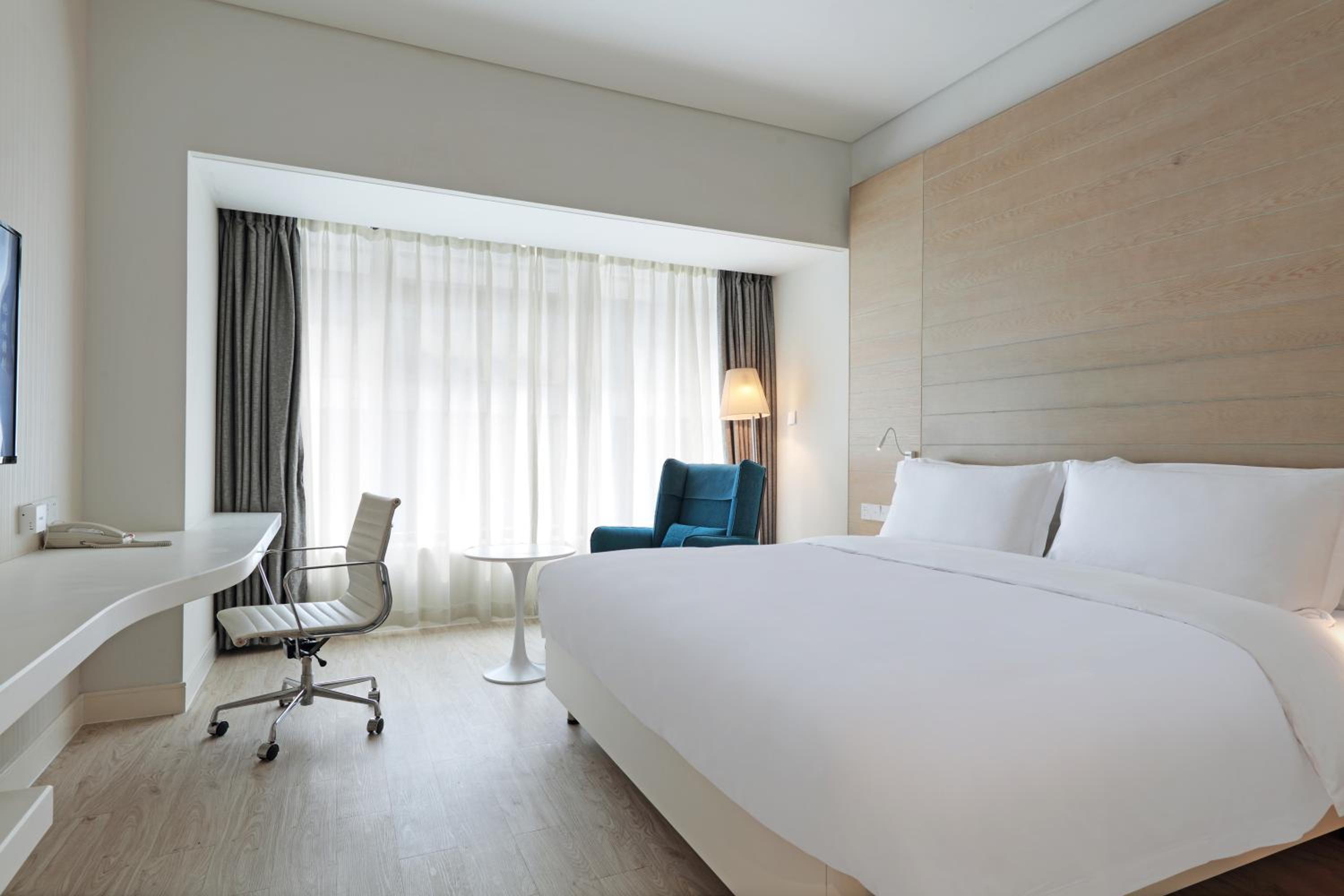Standard Queen Room (5mins Walk to Meilan Airport) photo 1