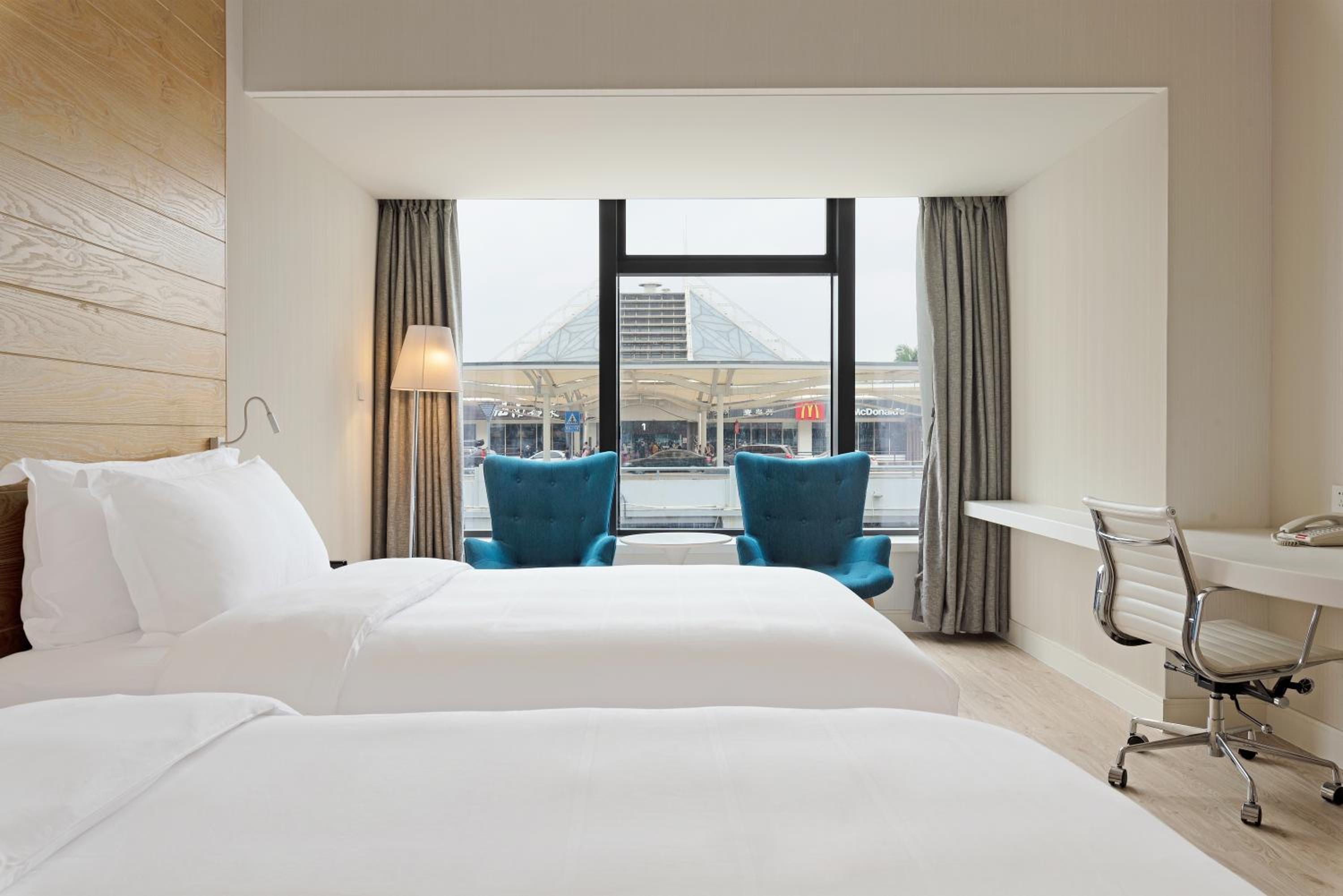 Standard Twin Room (5mins Walk to Meilan Airport) - Photo 1