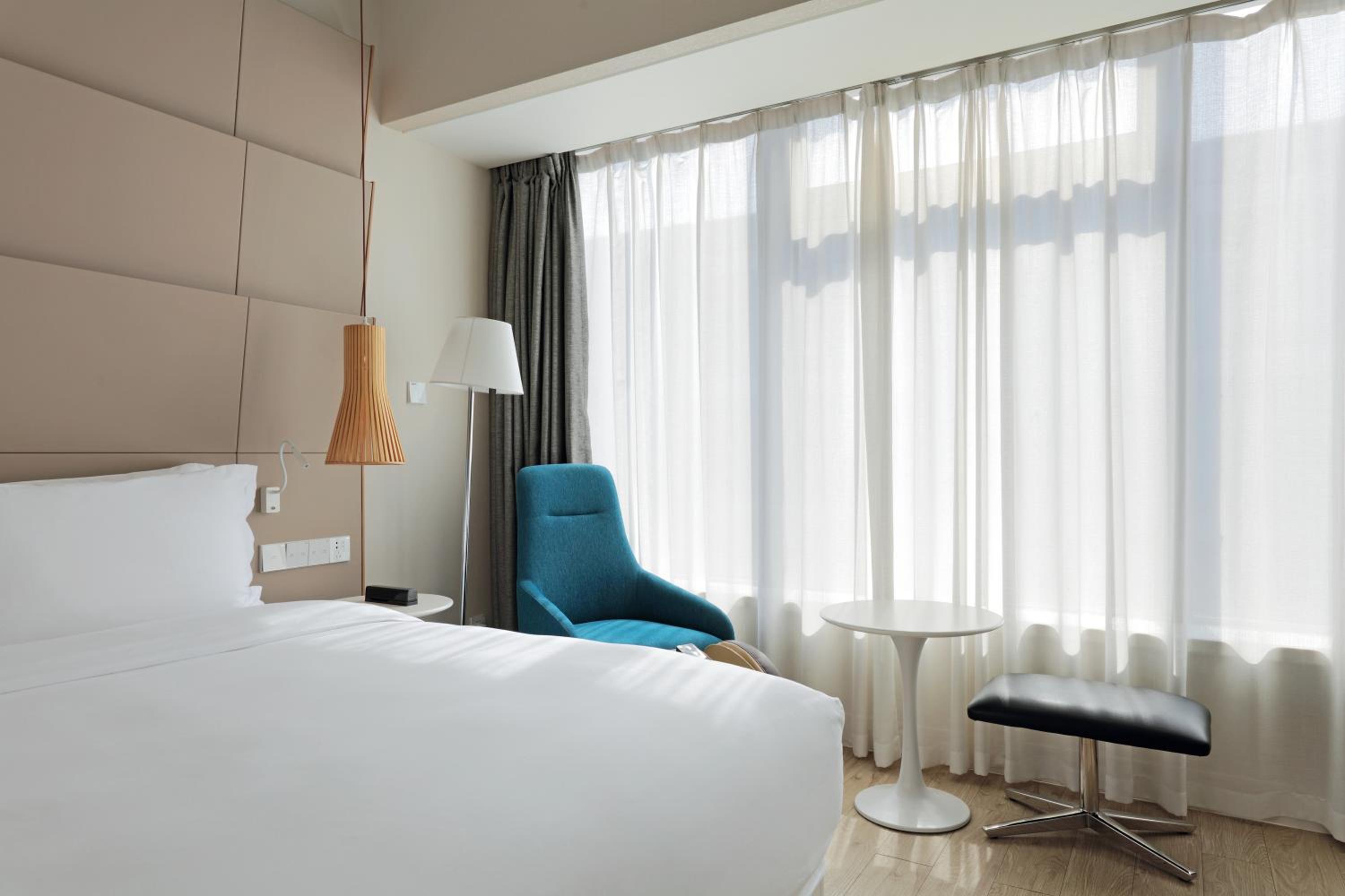 Deluxe Queen Room (5mins Walk to Meilan Airport) - Photo 1