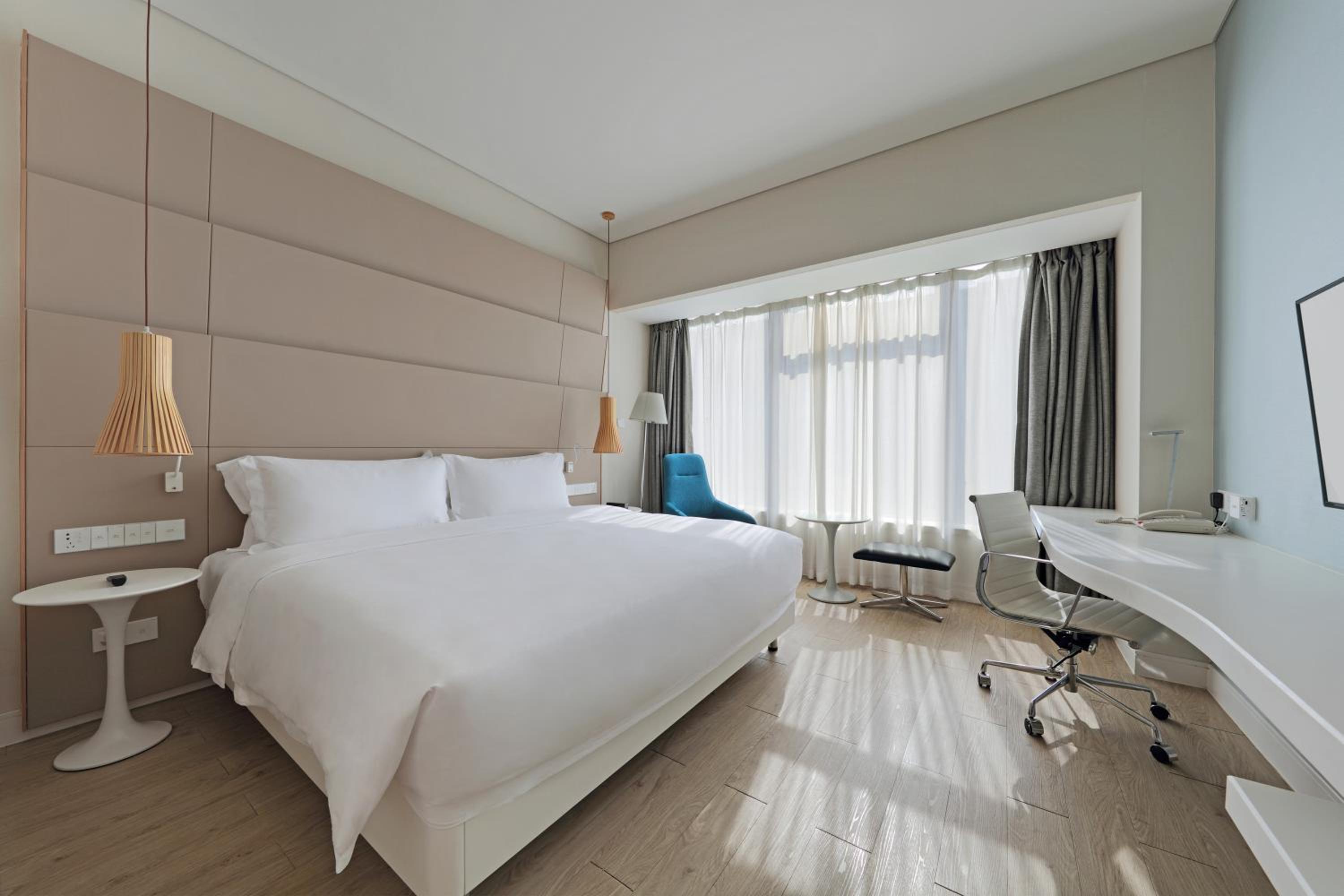 Deluxe Queen Room (5mins Walk to Meilan Airport) - Photo 2