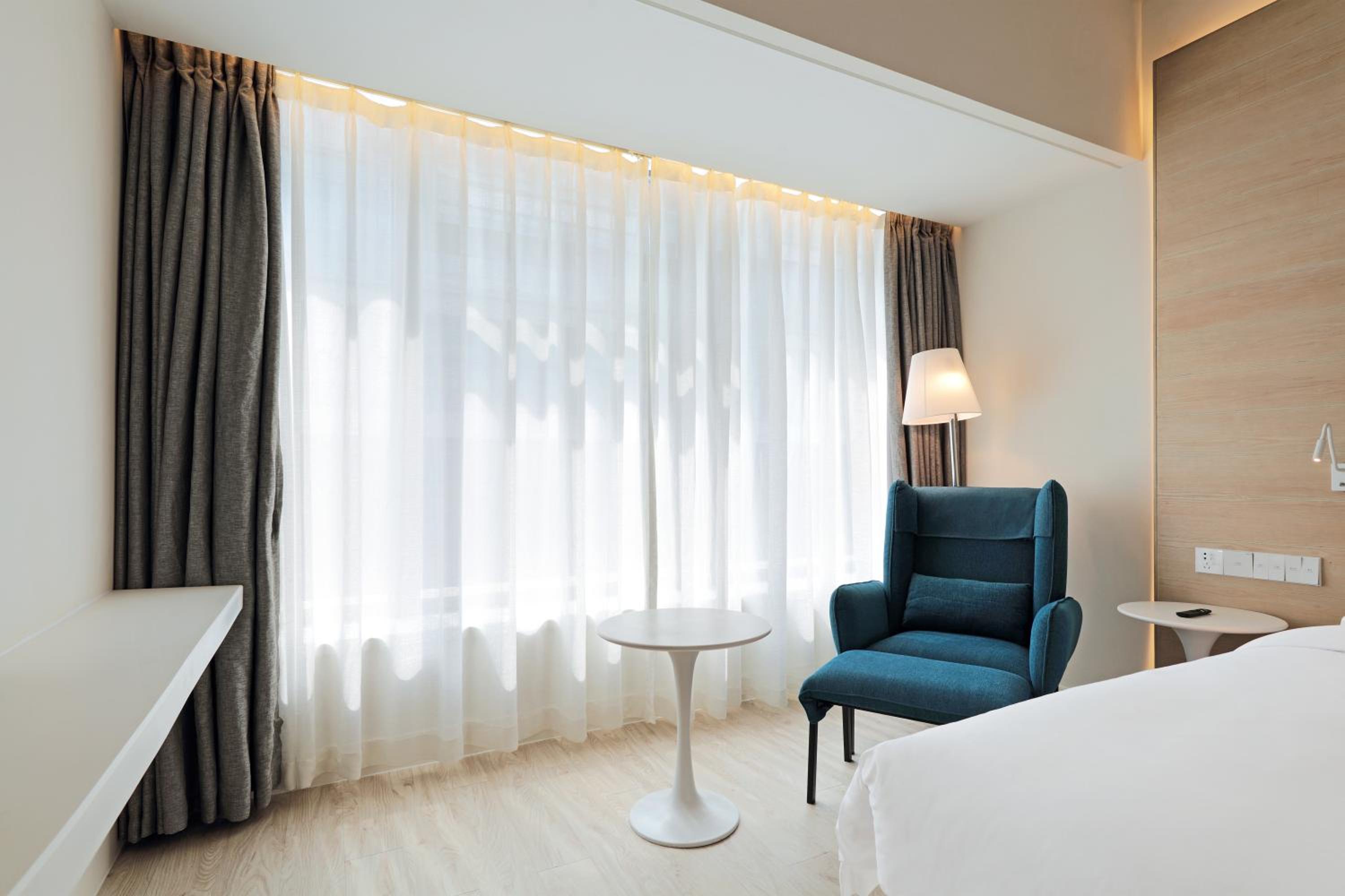 Superior Queen Room (5mins Walk to Meilan Airport) photo 2