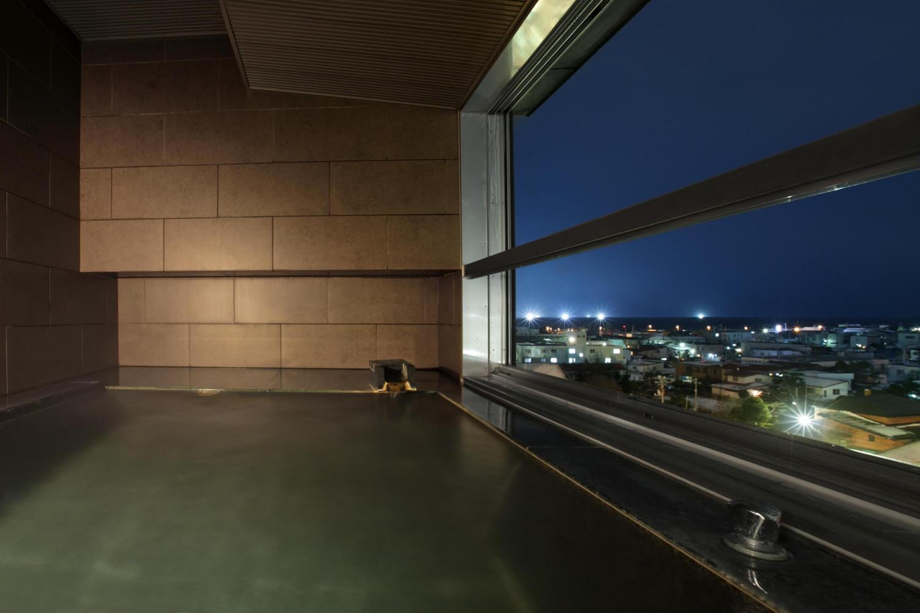 Suite with Hot Spring Bath - Photo 8