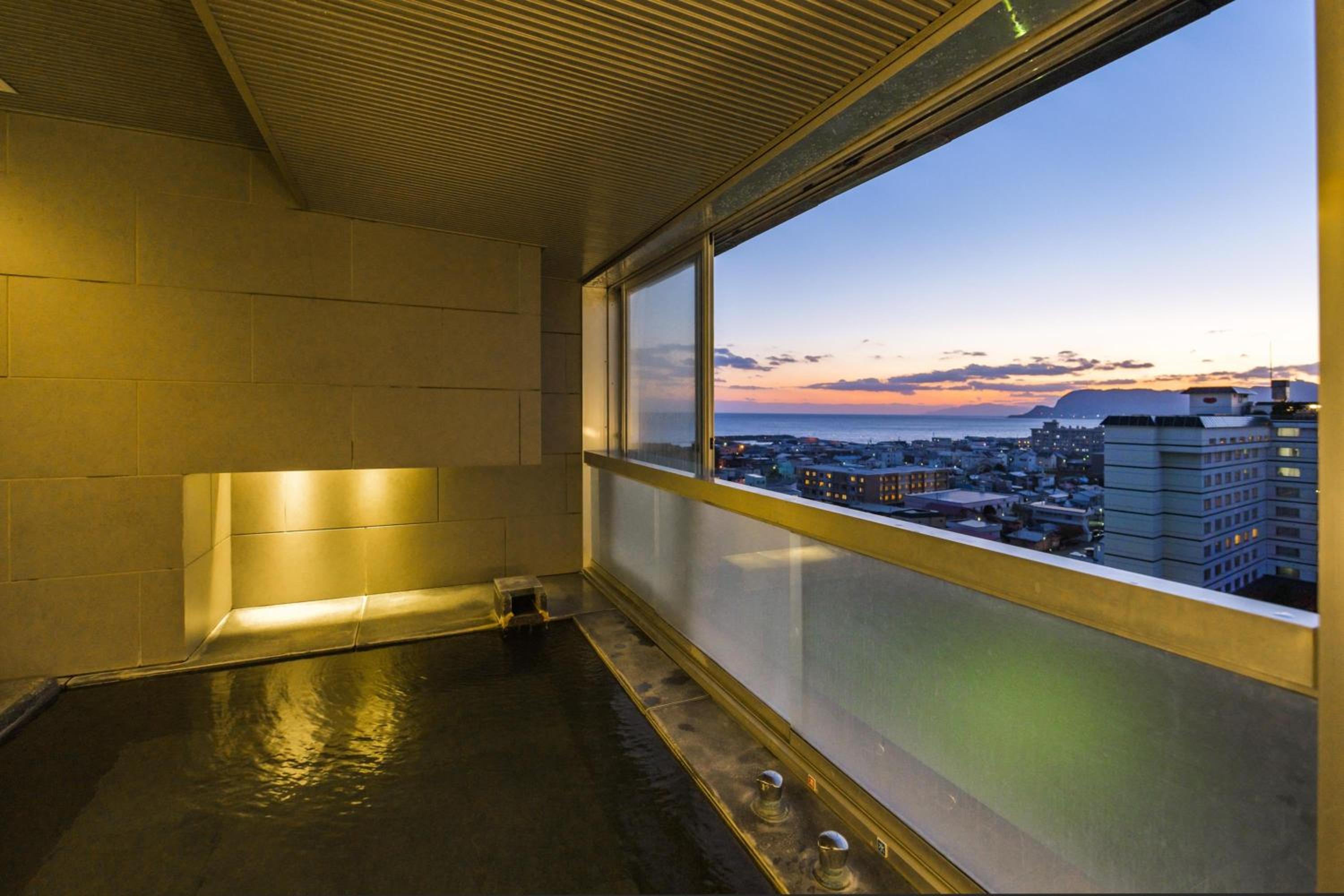 Suite with Hot Spring Bath - Photo 5